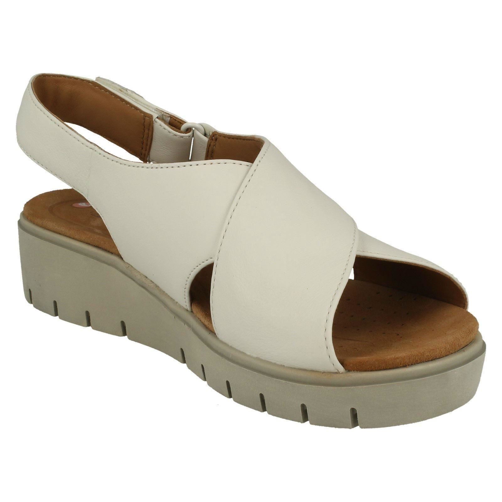 donna CLARKS aperti pelle Nubuck Sandali con cinturino 'UN karely Hail ' donna CLARKS aperti pelle Nubuck Sandali con cinturino 'UN karely Hail '