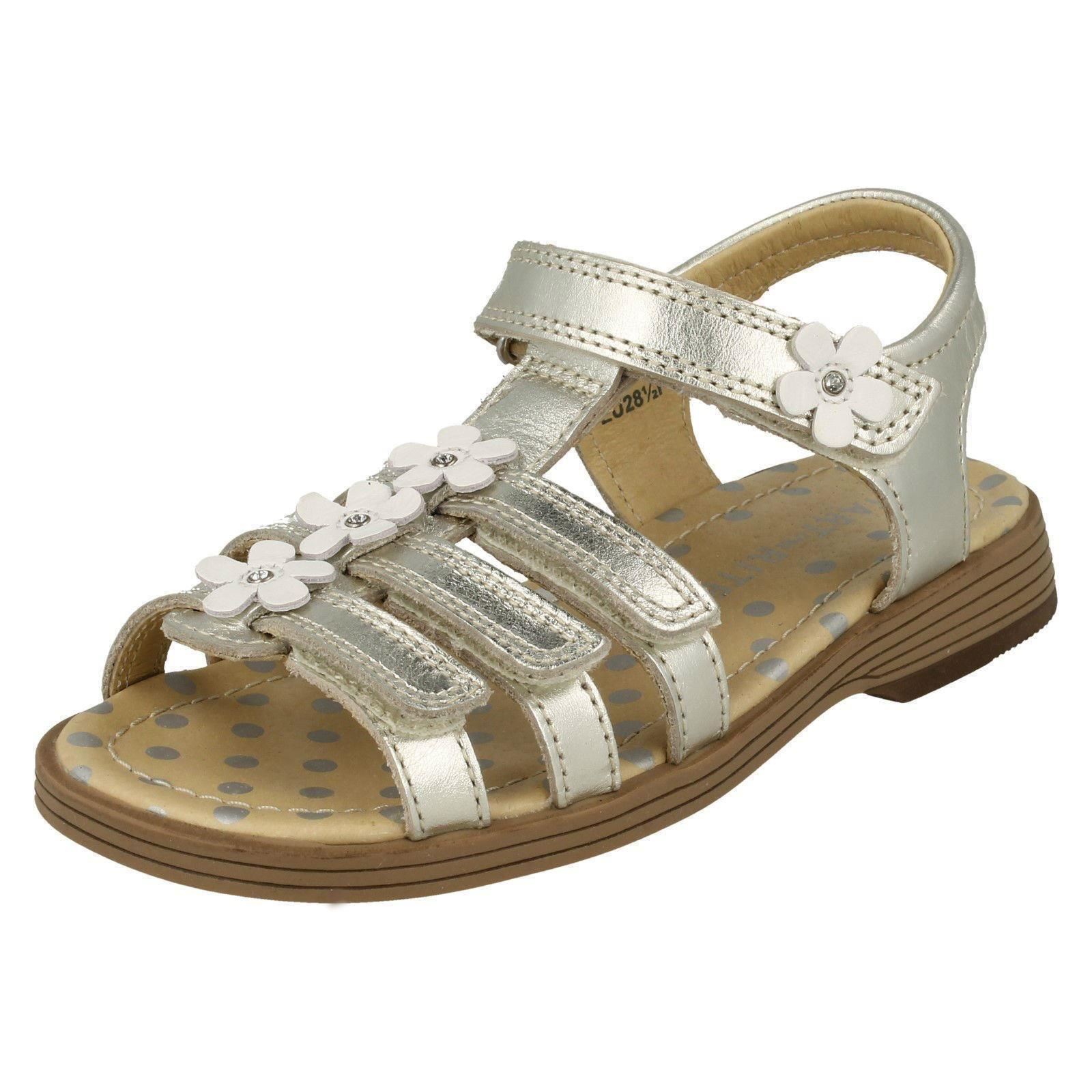 Girls Startrite Flower Detailed Sandals Picnic - Picture 11 of 19