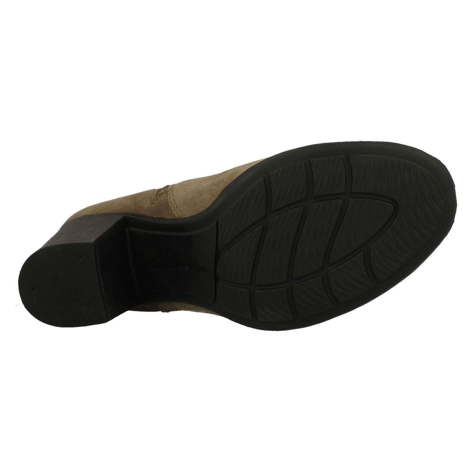 clarks enfield coco olive