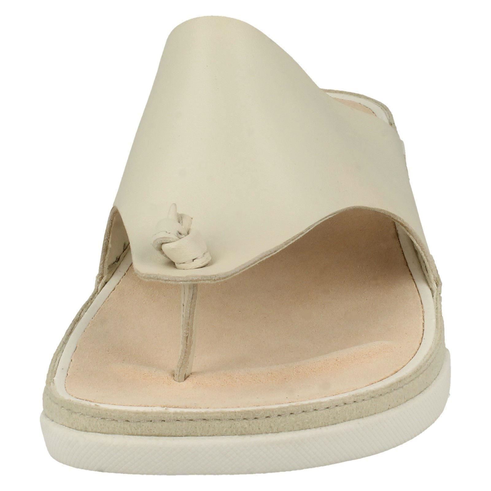 closed toe chunky heels