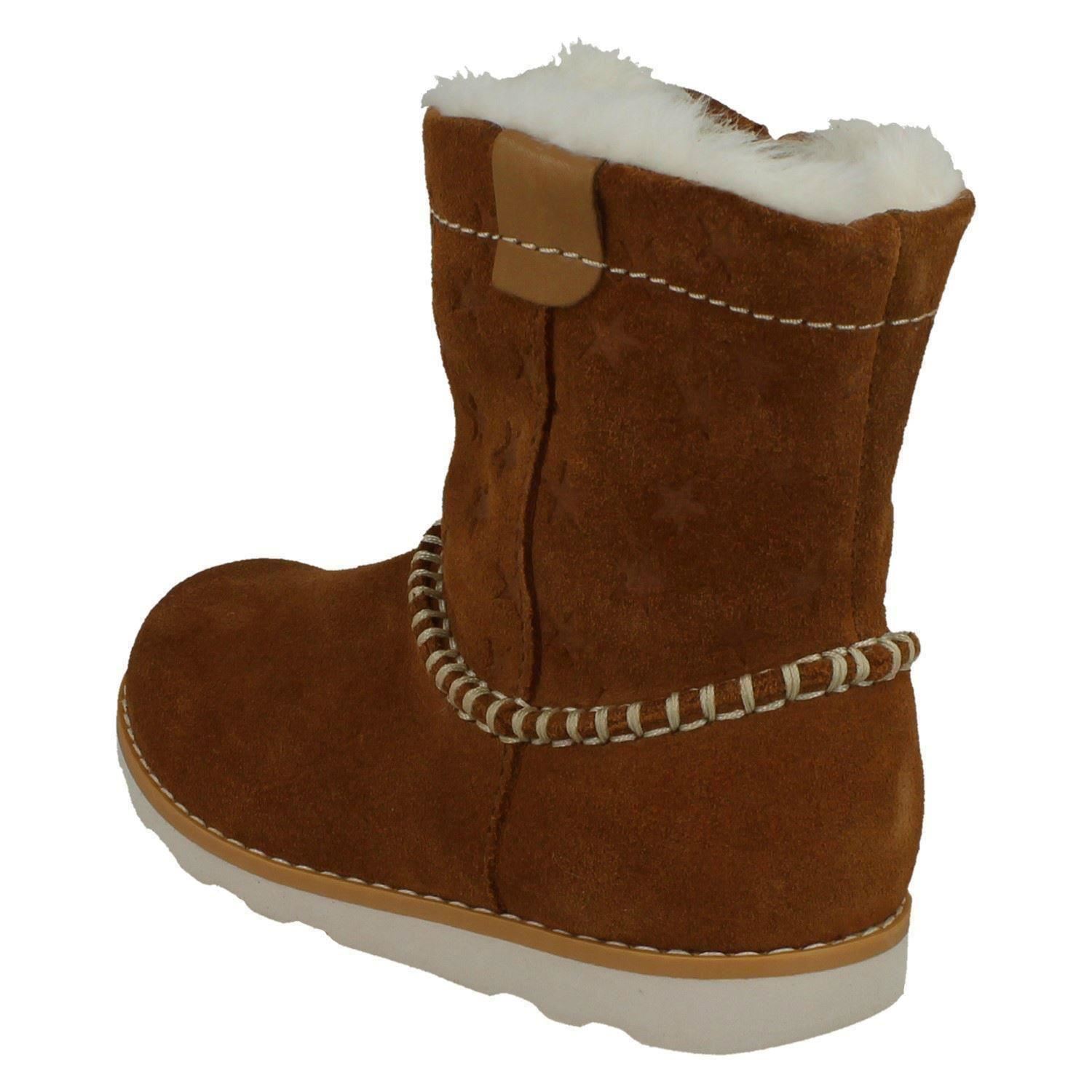 Niñas Clarks Informales con Cremallera Calentadas Botas Corona Piper - Imagen 25 de 28