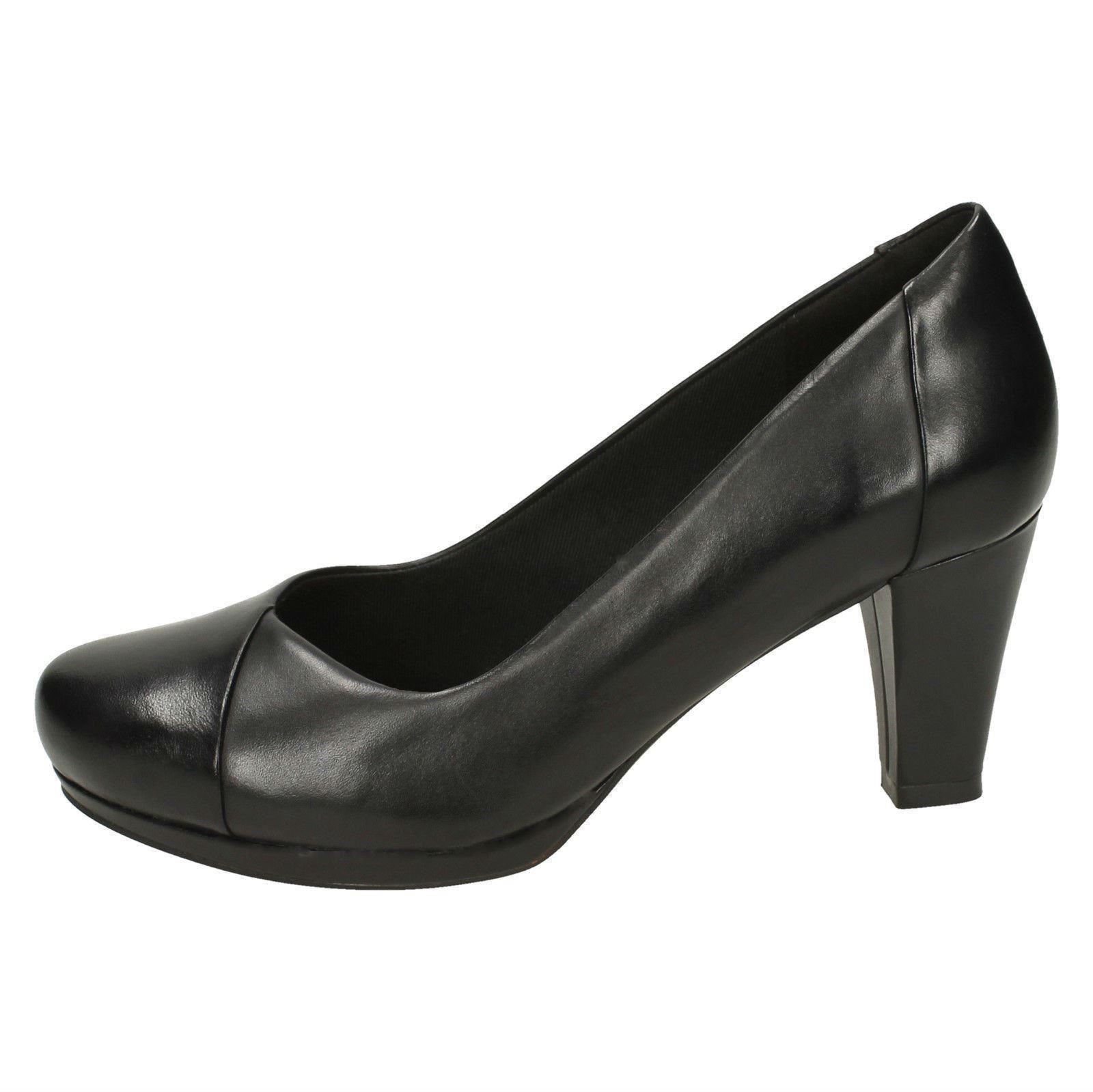 clarks chorus voice black