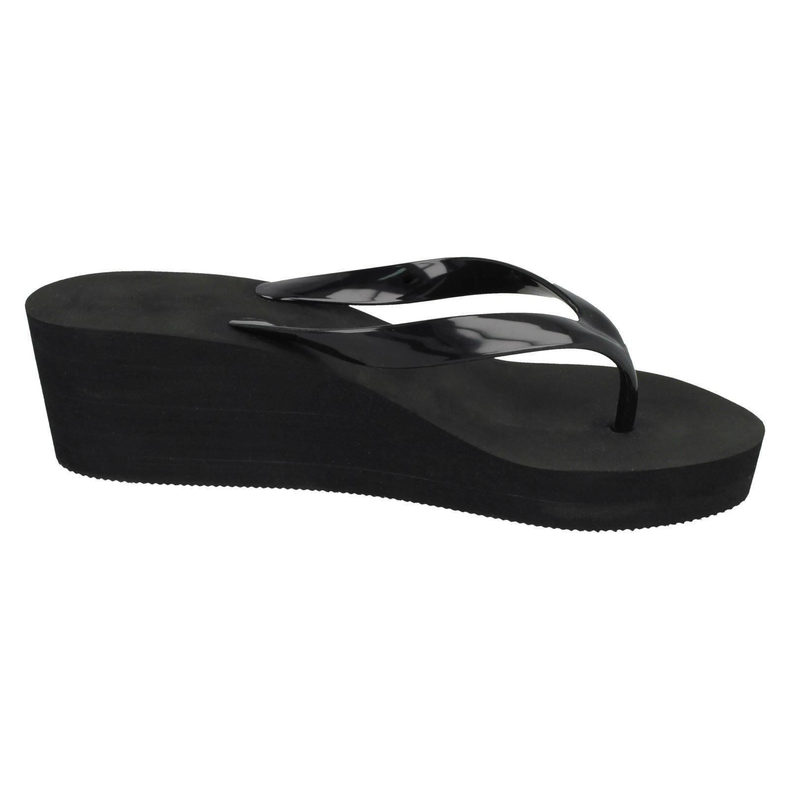 Ladies Spot On Wedged Flip Flops 'F1R0844' - Picture 3 of 19