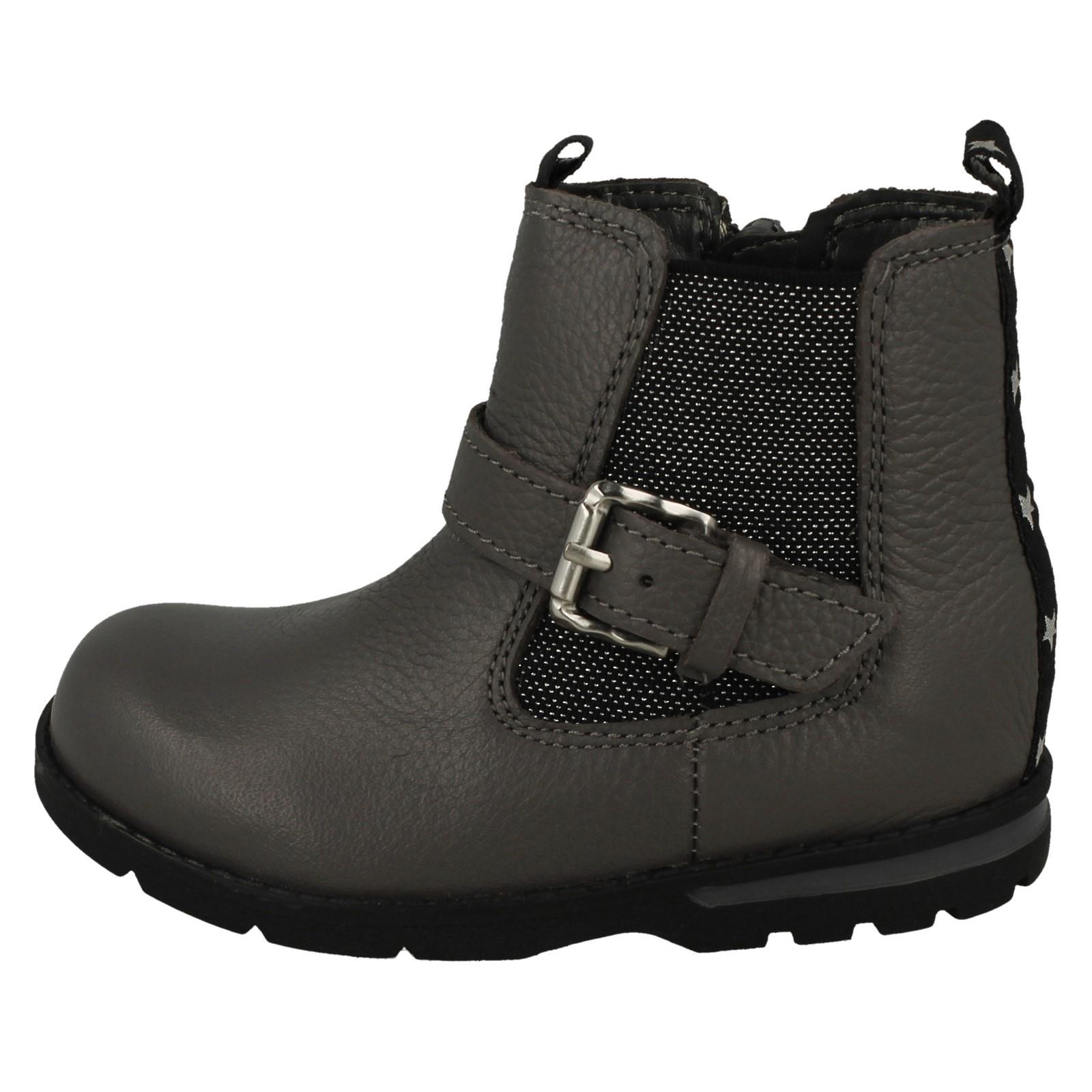 Girls Clarks Stylish Buckle Detailed Heeled Ankle Boots Dabi River T - Picture 12 of 19