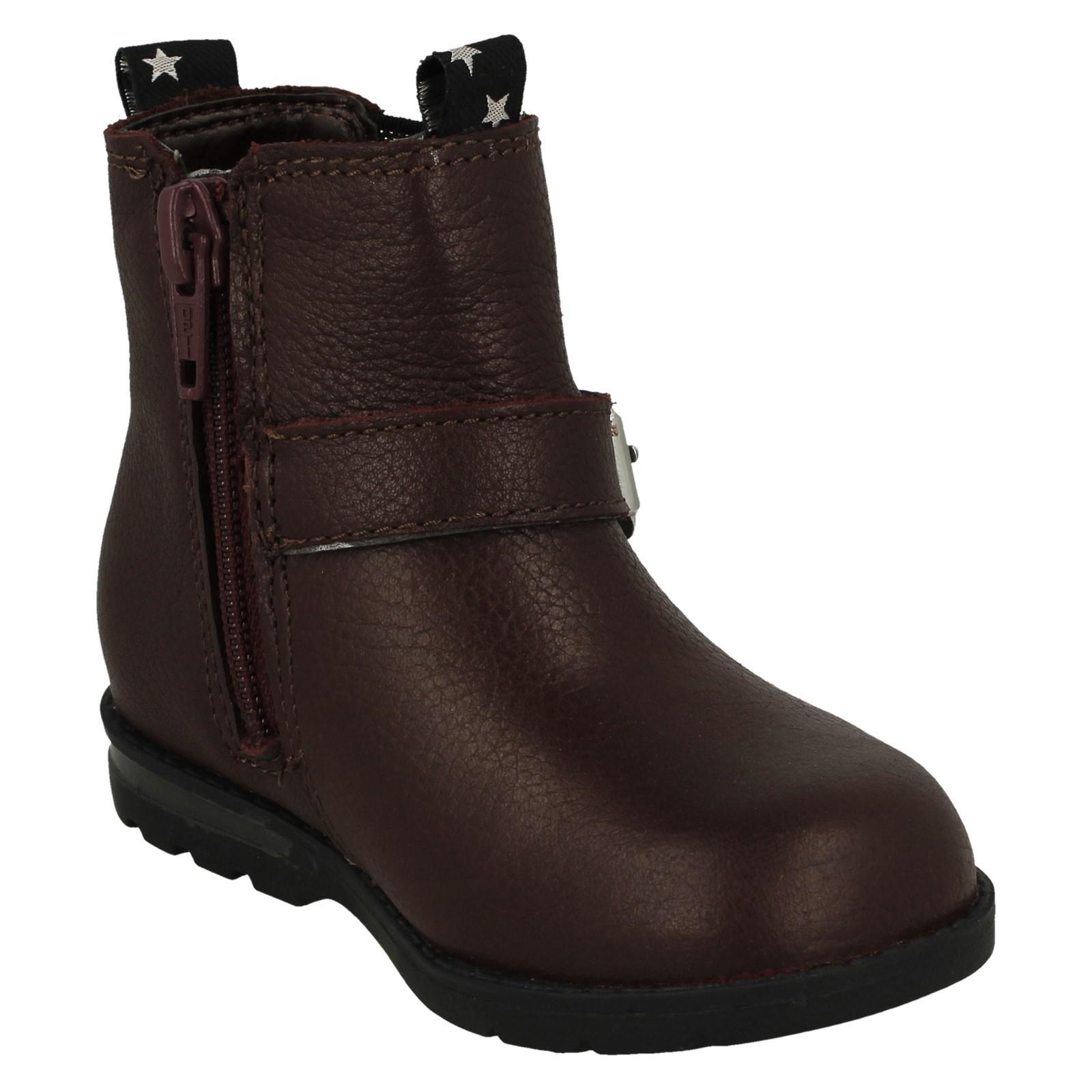 Girls Clarks Stylish Buckle Detailed Heeled Ankle Boots Dabi River T - Picture 8 of 19