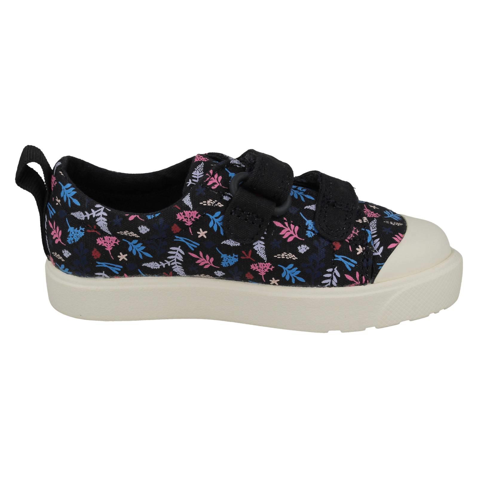 Leichte Canvas-Schuhe mit Clarks-Muster und Details für Kinder *City Bright* - Bild 58 von 64