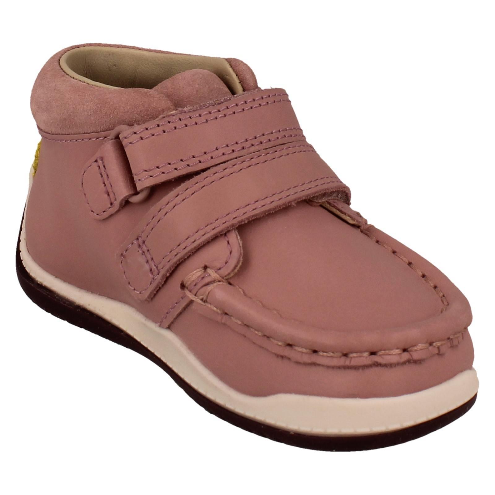 Botas al tobillo Clarks Pie Crust para niños juego de fideos - Imagen 8 de 19