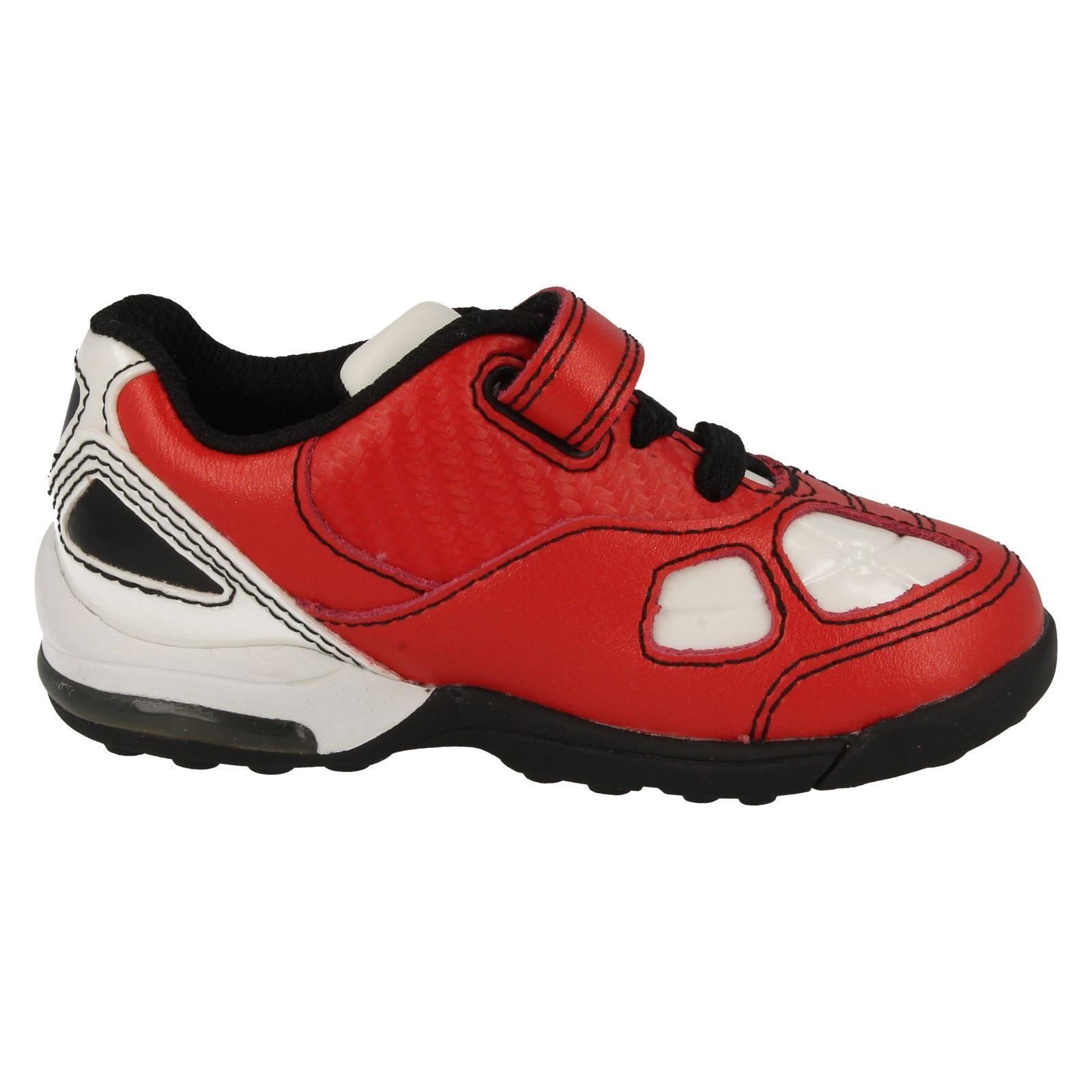 kids black football trainers