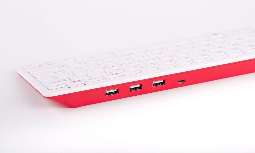 Official Raspberry Pi Keyboard - Italian Version (Red/White) - Picture 2 of 2