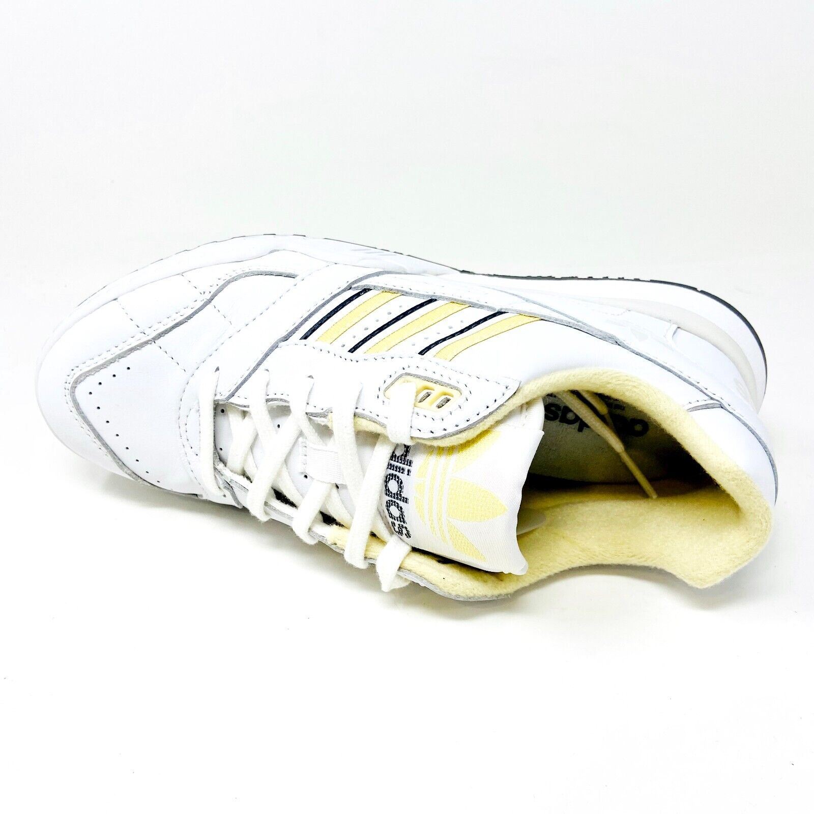 Adidas A.R. Trainer White Yellow Mens Size 8 Sneakers BD7840  display picture 1