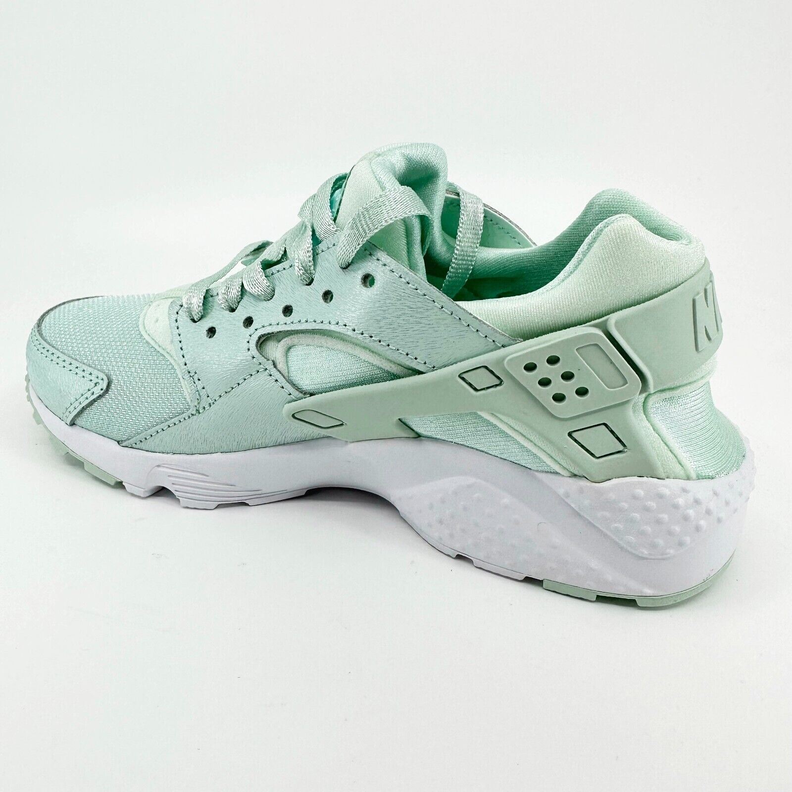 air huarache run mid womens green