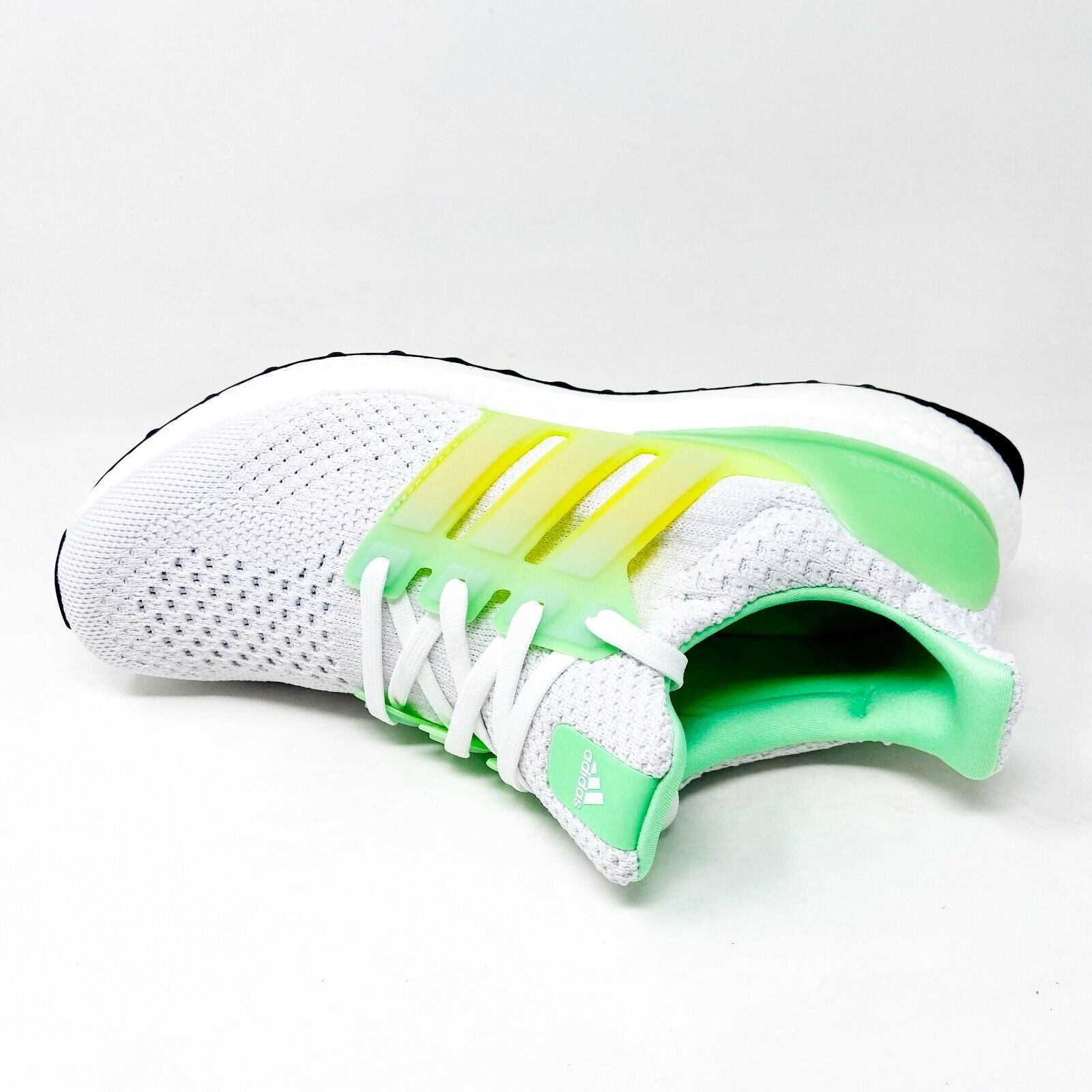 NWT Adidas Ultraboost DNA 5.0 GV8730 Green White Size 9 adidas UltraBoost 5.0 White Beam Green for Sale  main image 2