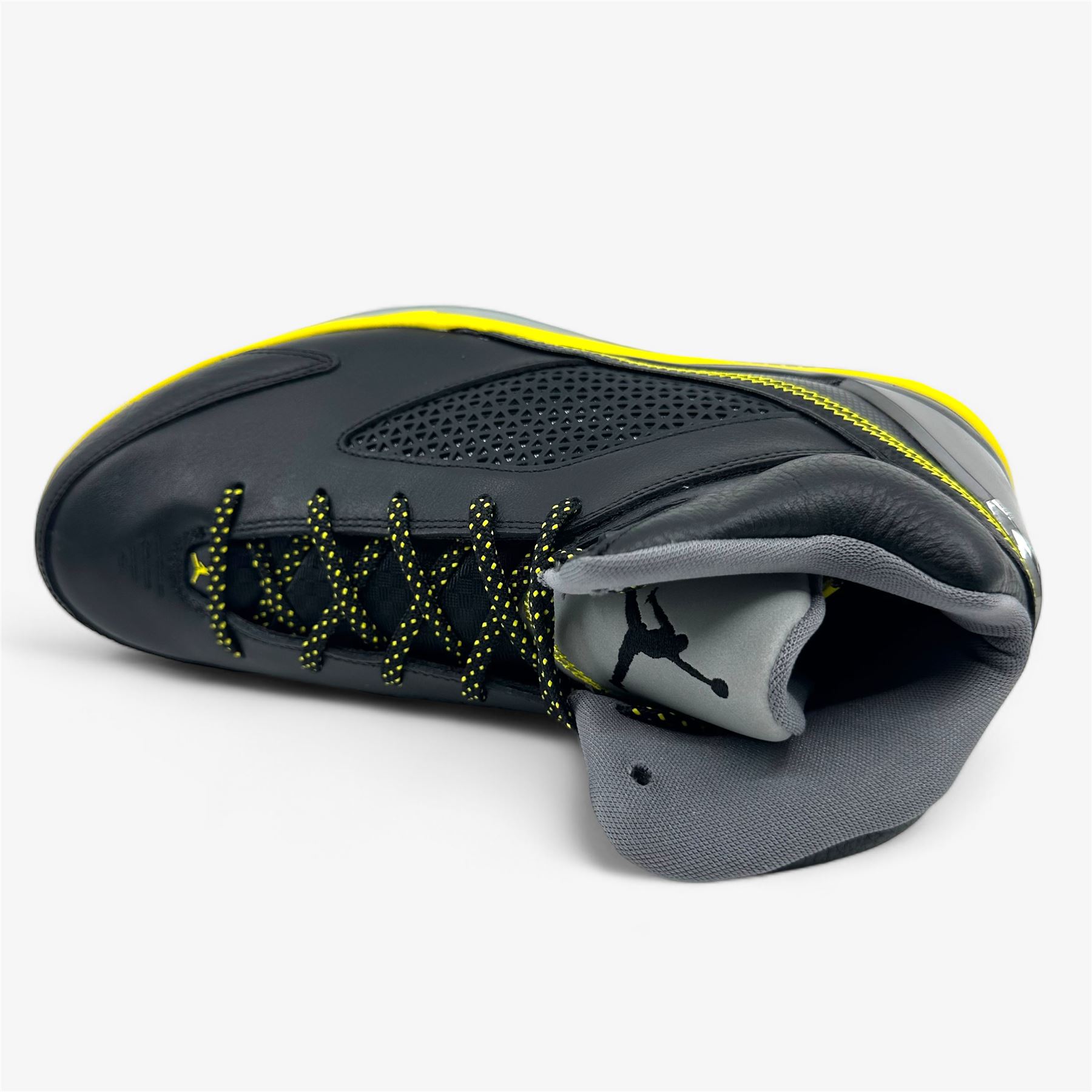 Air Jordan Flight Remix - Black/Vibrant Yellow & Grey Size 8.5 Jordan Flight Future Remix Black for Sale | Authenticity  main image 4