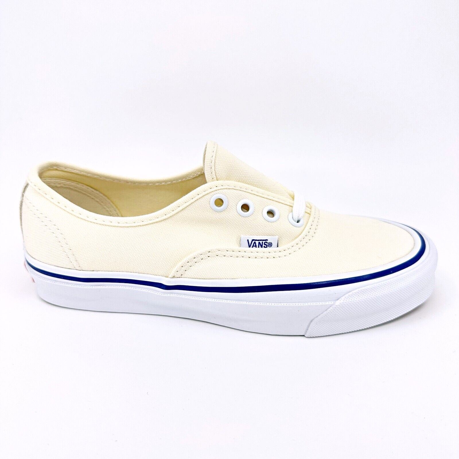 靴 VANS vault og authentic classic White 26 Vans Vault OG Authentic LX (Canvas) Classic White Ivory