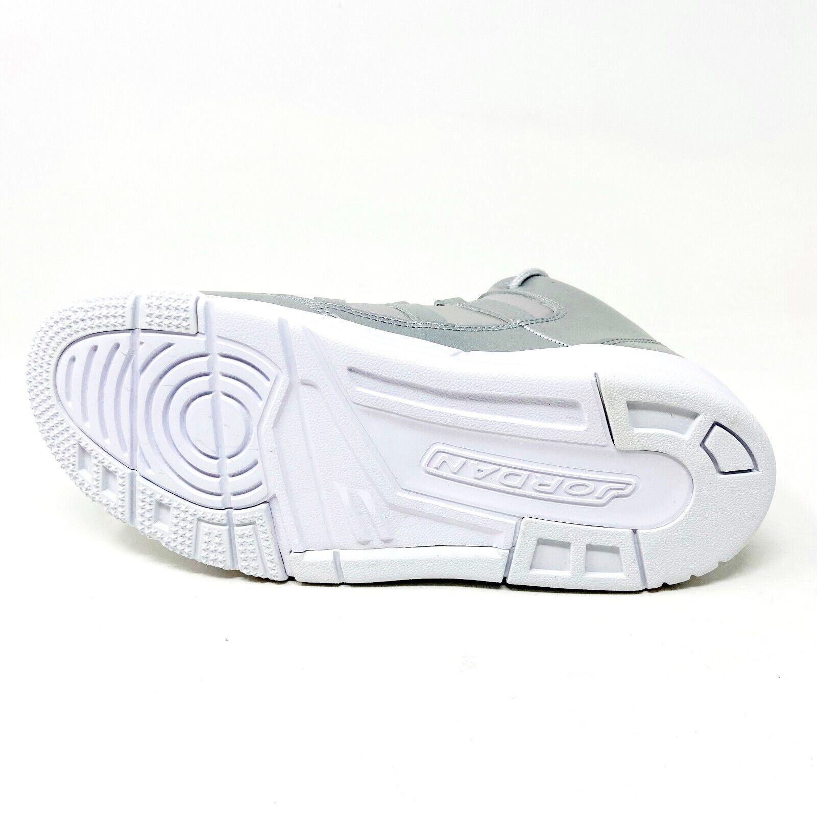Jordan Max Aura SE Metallic Silver Grade School Kids Shoes