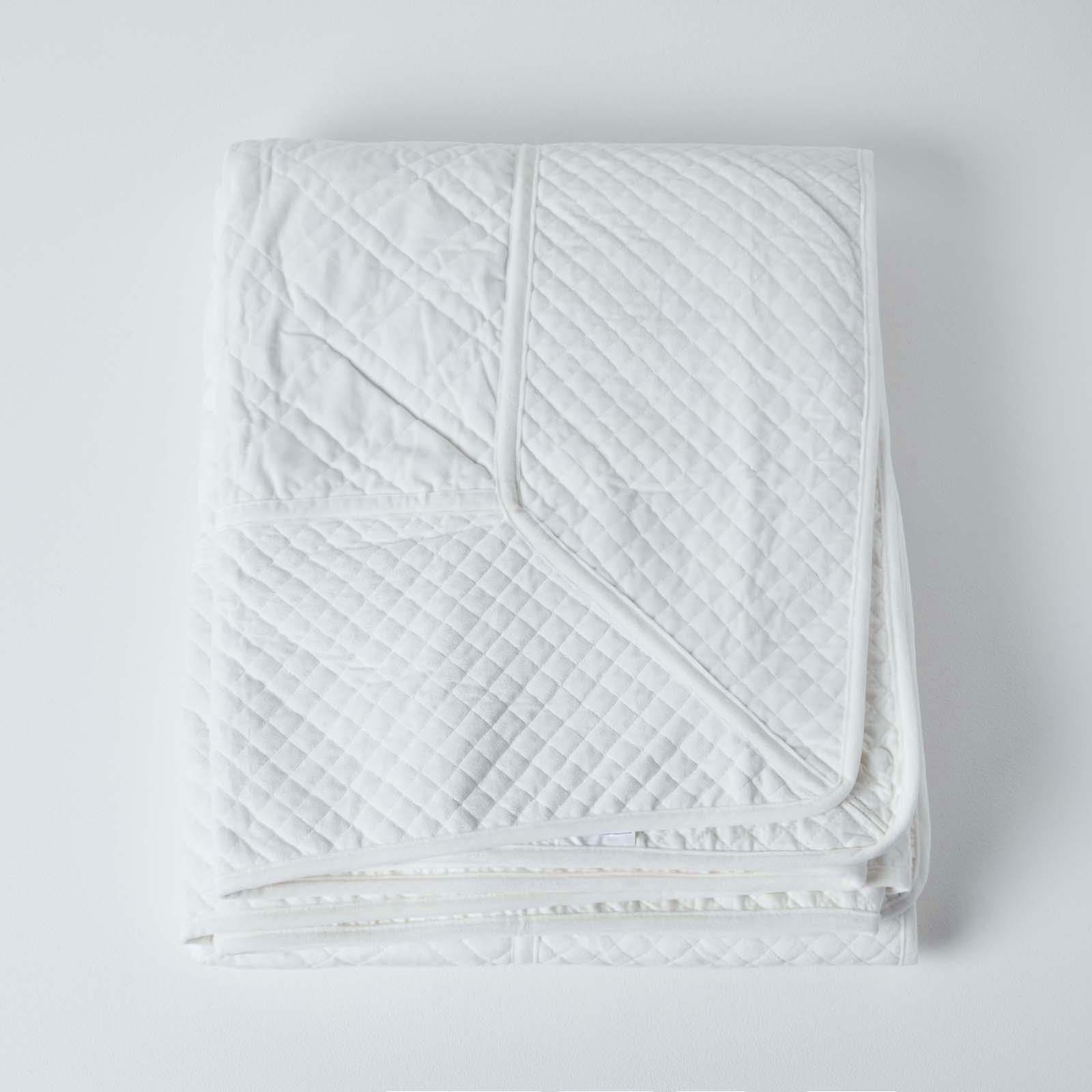Quilted Velvet Bedspread Geometric Bed Throw Super Soft Coverlet Quilt Blanket - Picture 3 of 35
