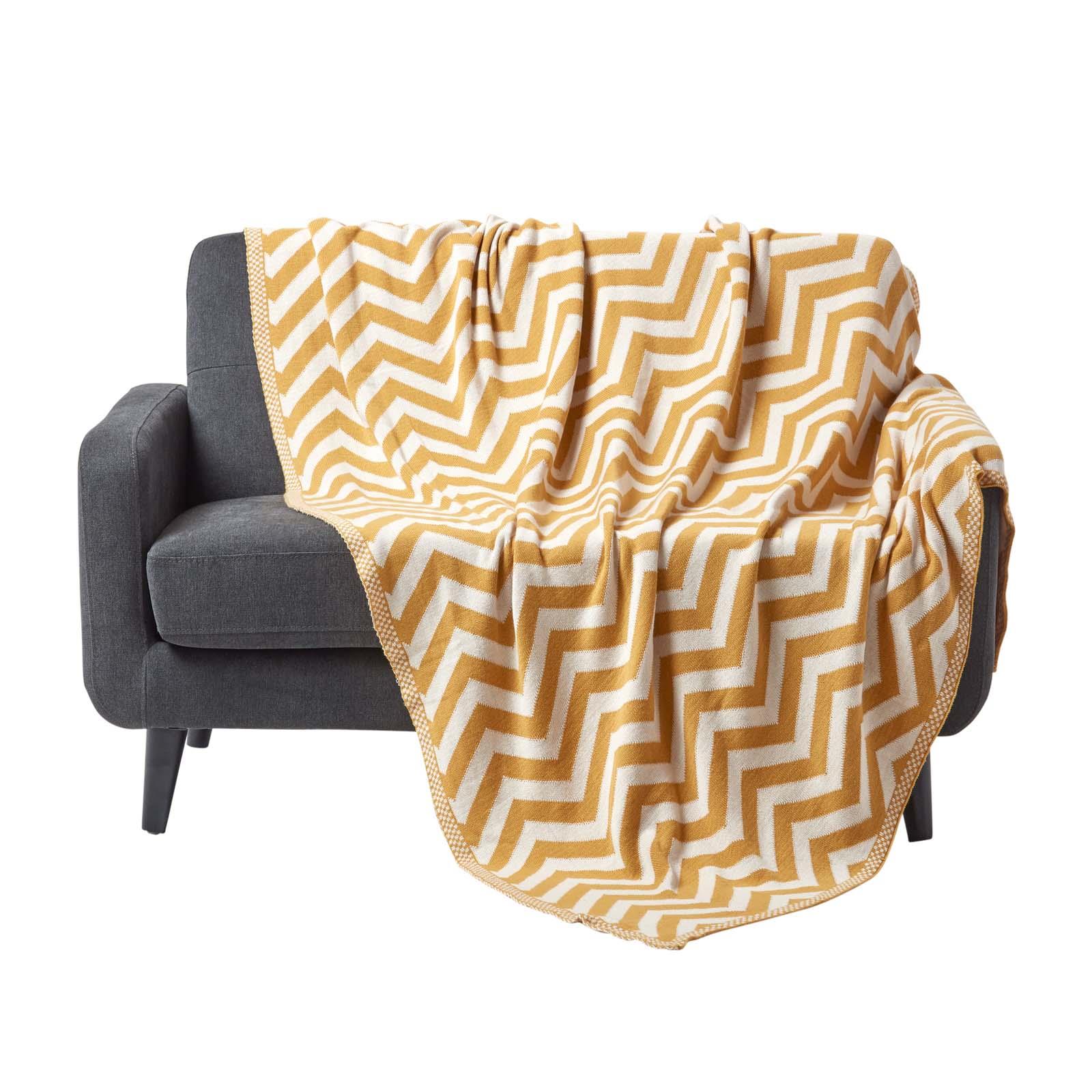 Soft Knitted Cotton Chevron Stripe Geometric Pattern Bed or Sofa Throw - Picture 9 of 16