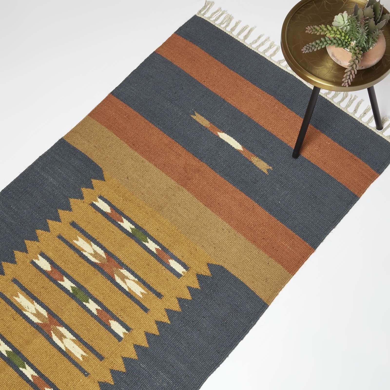 Handwoven Kilim Rug Runner Cotton & Jute in Traditional Pattern with Tassels - Picture 3 of 15