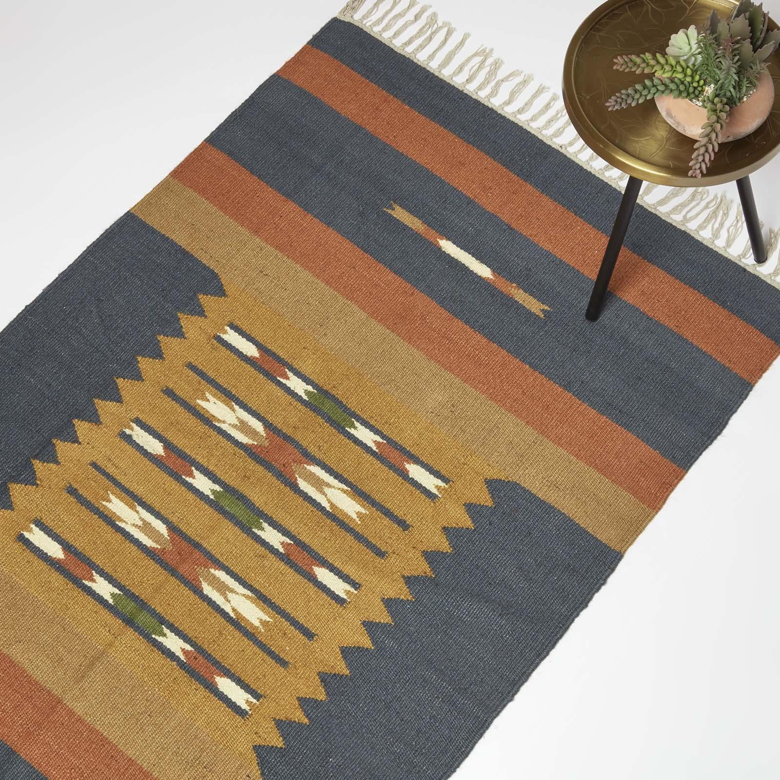 Handwoven Kilim Rug Runner Cotton & Jute in Traditional Pattern with Tassels - Picture 2 of 15