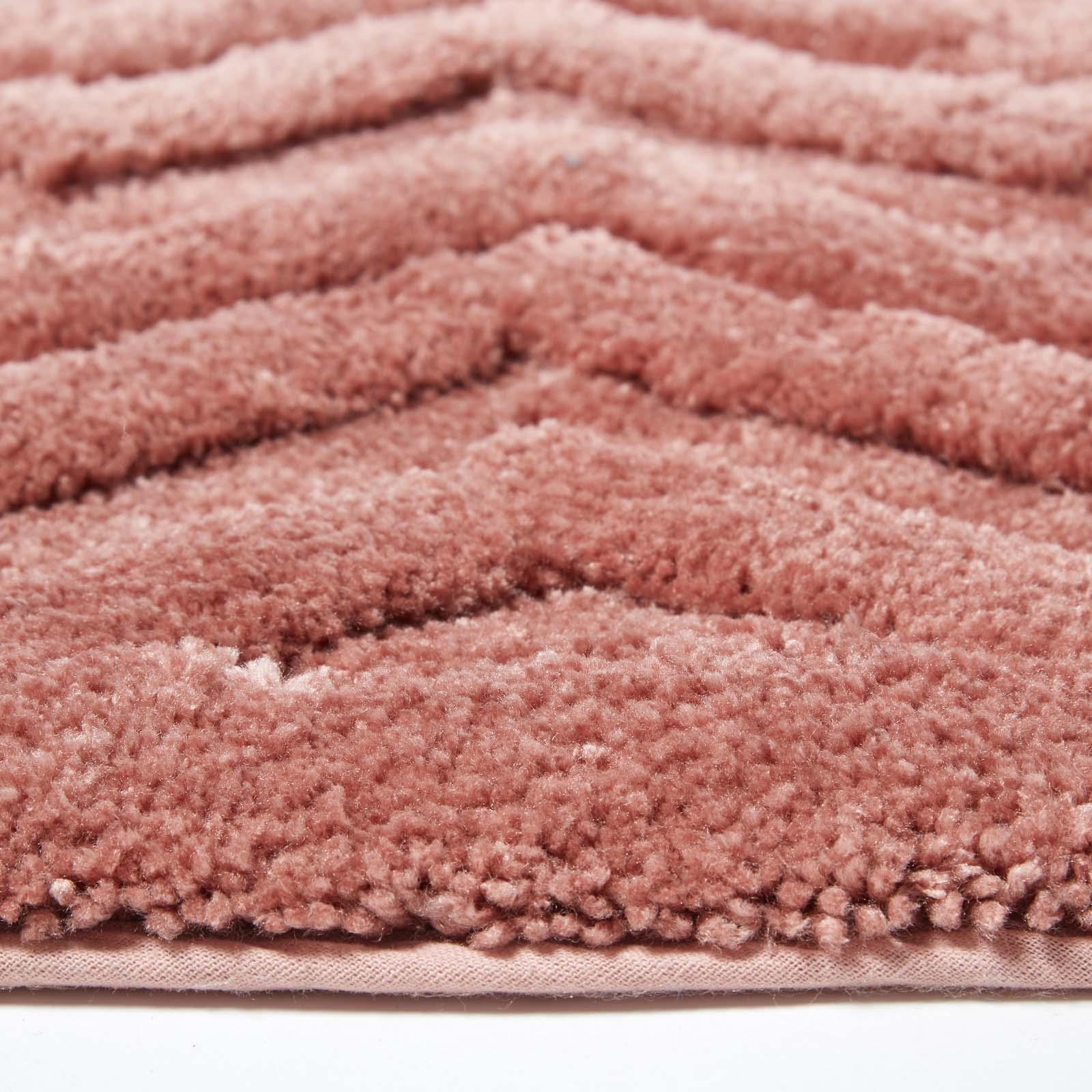 Super Absorbent Thick Pile Chevron Pattern Bath Mat & Non Slip Latex