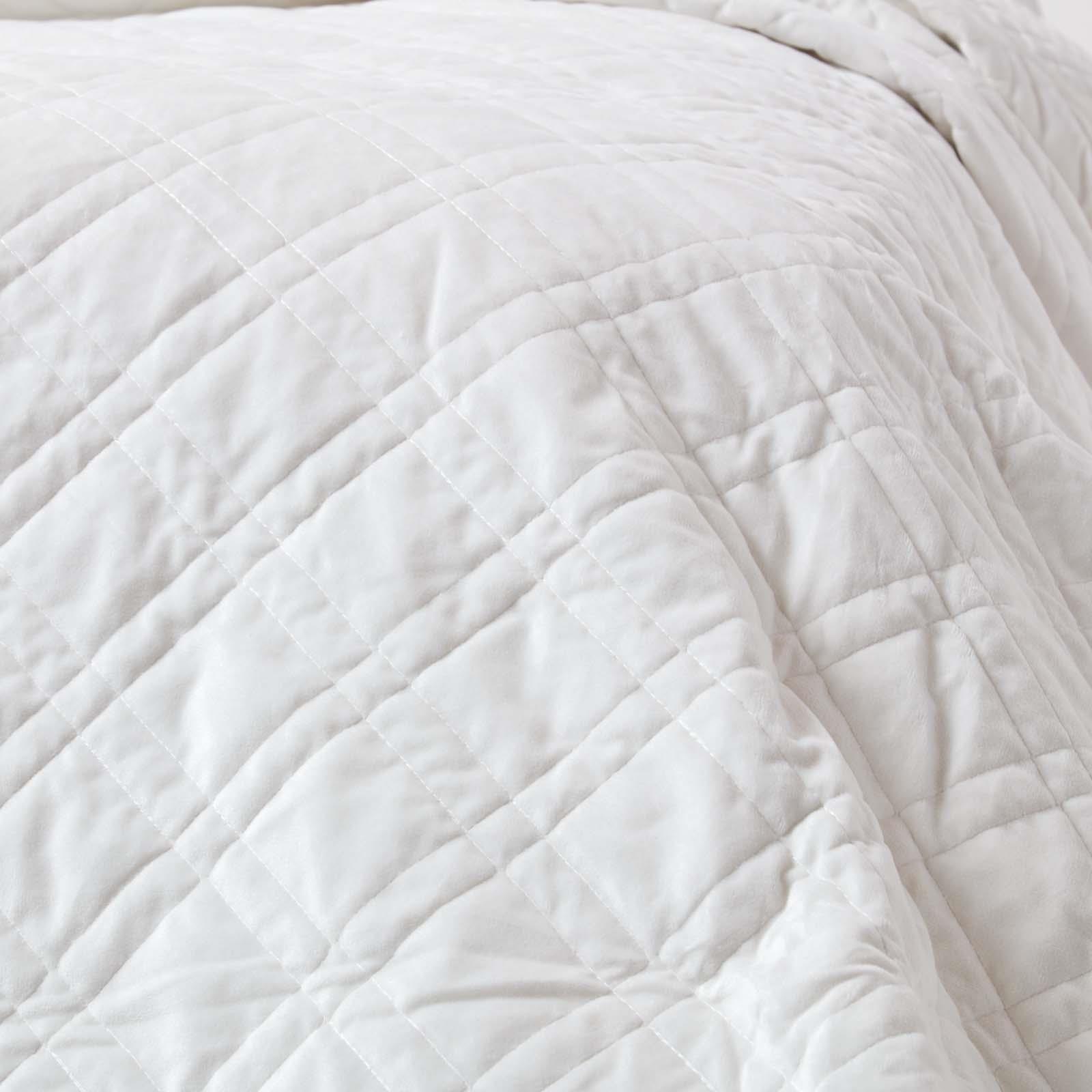 Quilted Velvet Bedspread Geometric Bed Throw Super Soft Coverlet Quilt Blanket - Picture 6 of 35