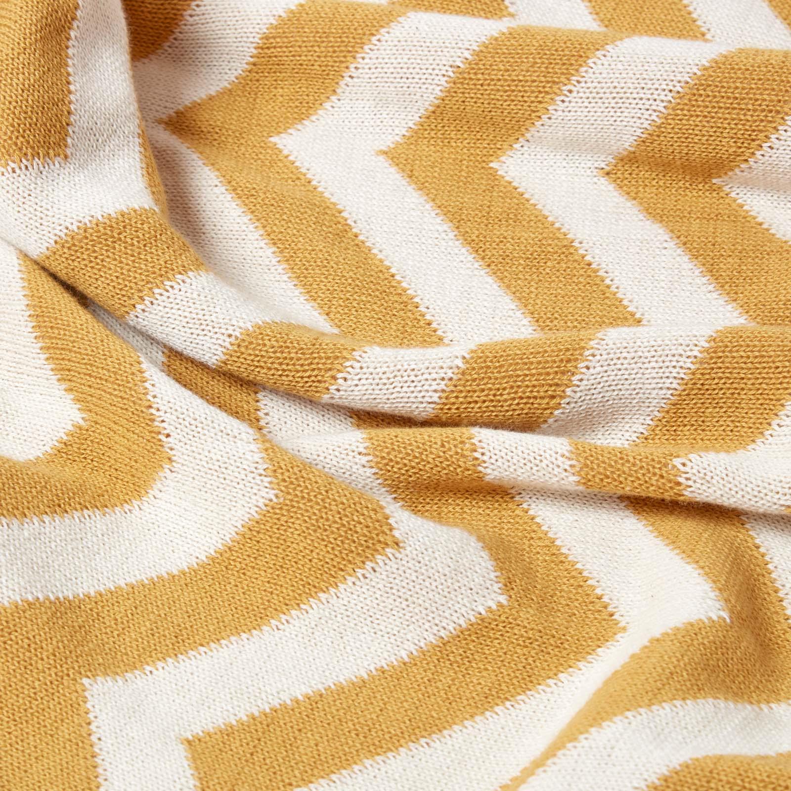 Soft Knitted Cotton Chevron Stripe Geometric Pattern Bed or Sofa Throw - Picture 12 of 16