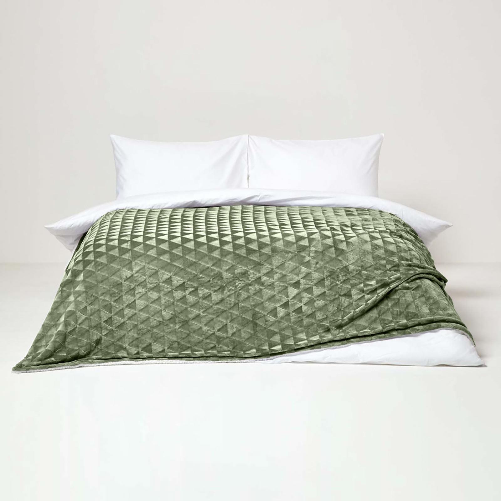 Velvet Throw Over Sofa Bedspread Geometric Triangle Soft Bed Protector Cover - Picture 71 of 74