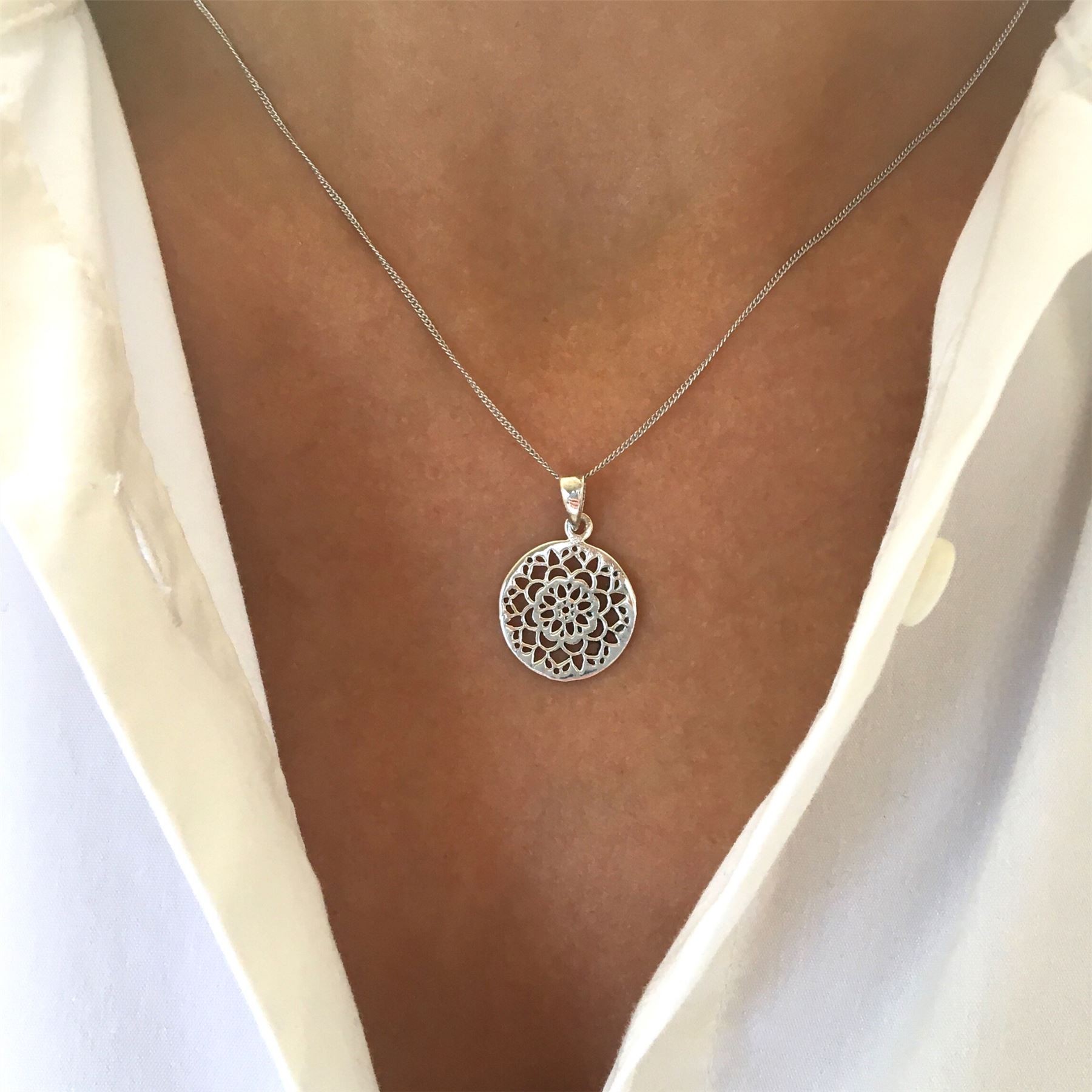Collana con fiore mandala in argento sterling: ciondolo per meditazione - Italia