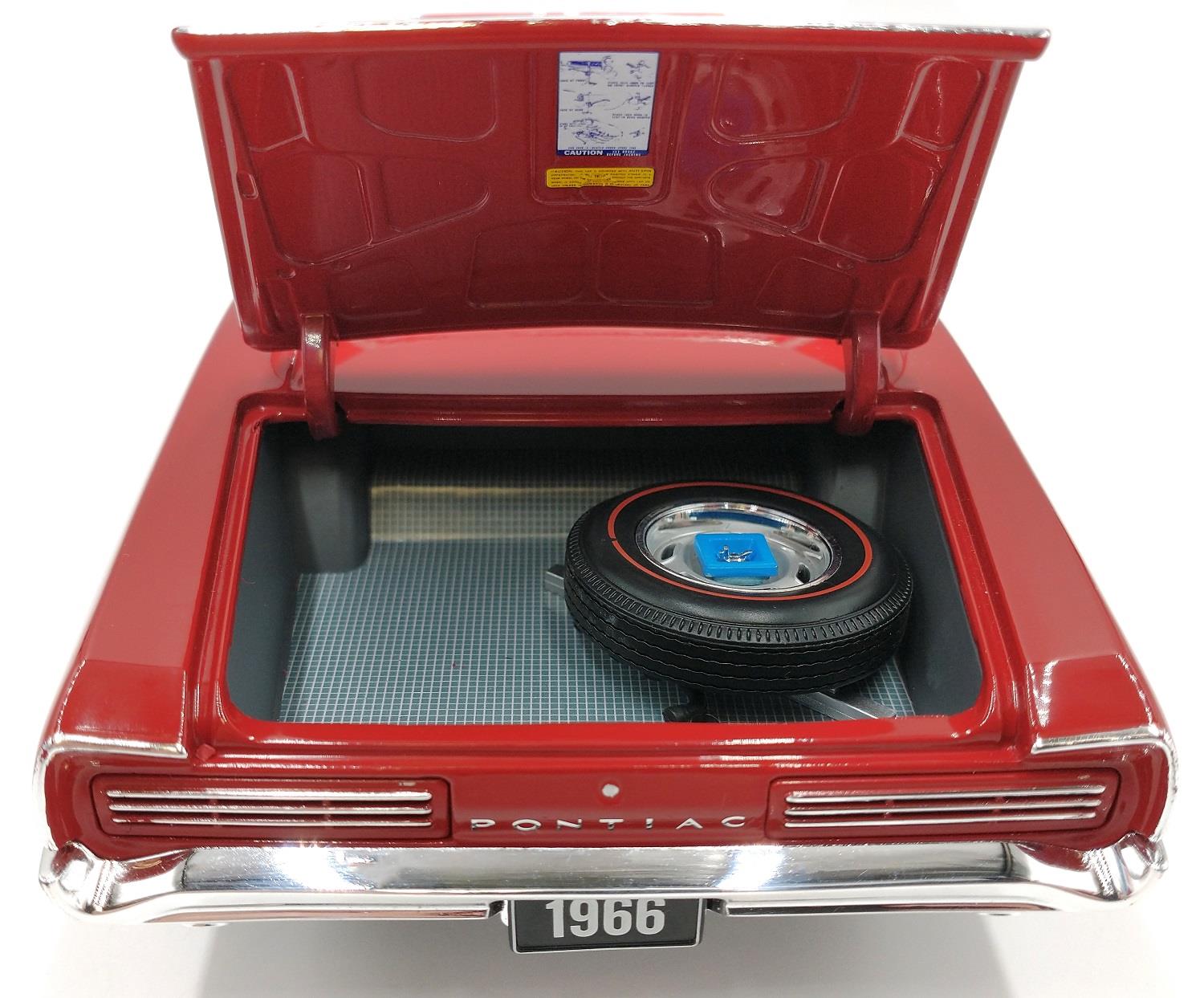 New Acme Retro Hobby Exclusive 1:18 Scale 1966 Pontiac GTO (Red