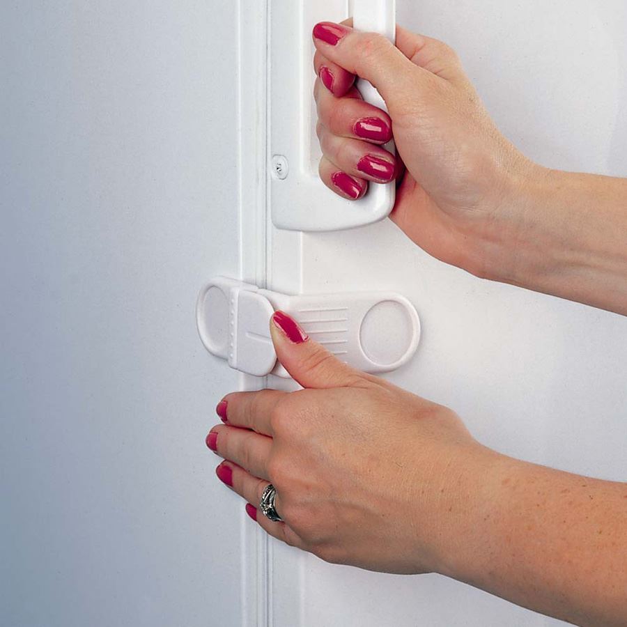 Clippasafe Fridge /& Freezer Latch Lock Child Baby Proofing Home Safety