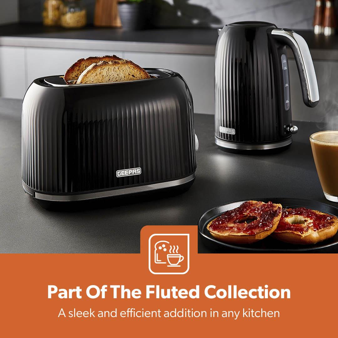 GEEPAS Fluted Collection 2 Slice Bread Toaster & 1.7L Cordless Electric Kettle - Picture 3 of 37