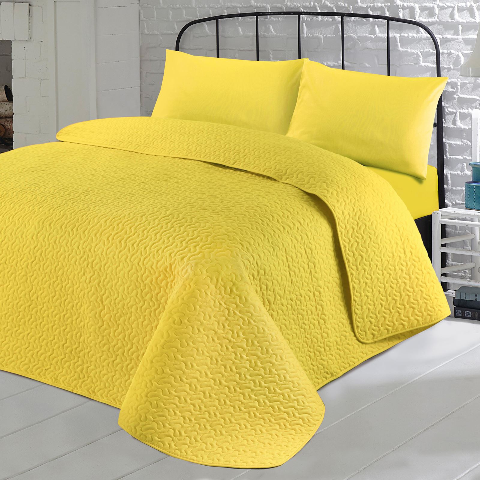 Luxury Soft Plain Dyed Polycotton Quilted Bedspread Bed ...