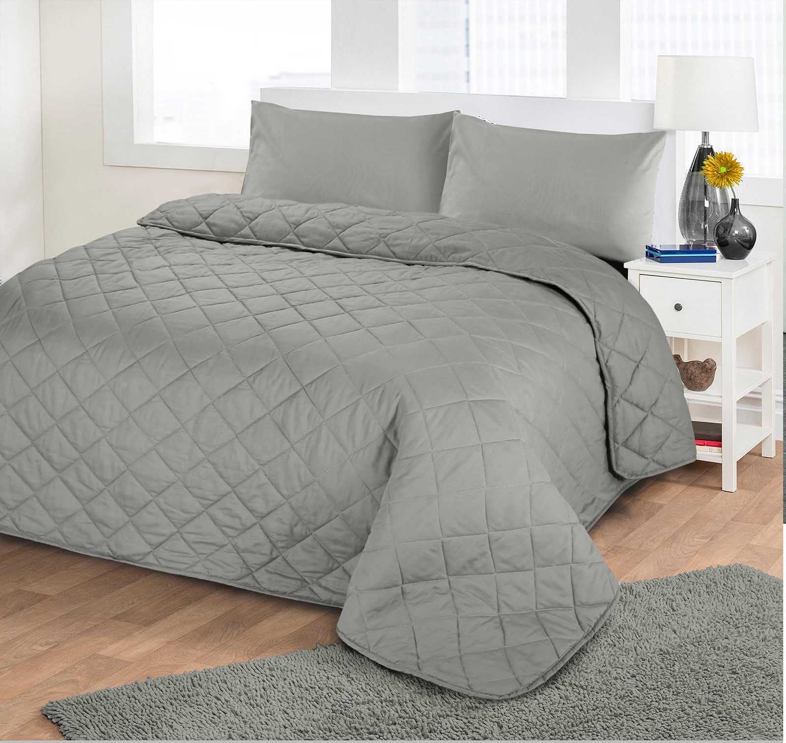Luxury soft plain dyed polycotton quilted bedspread bed
