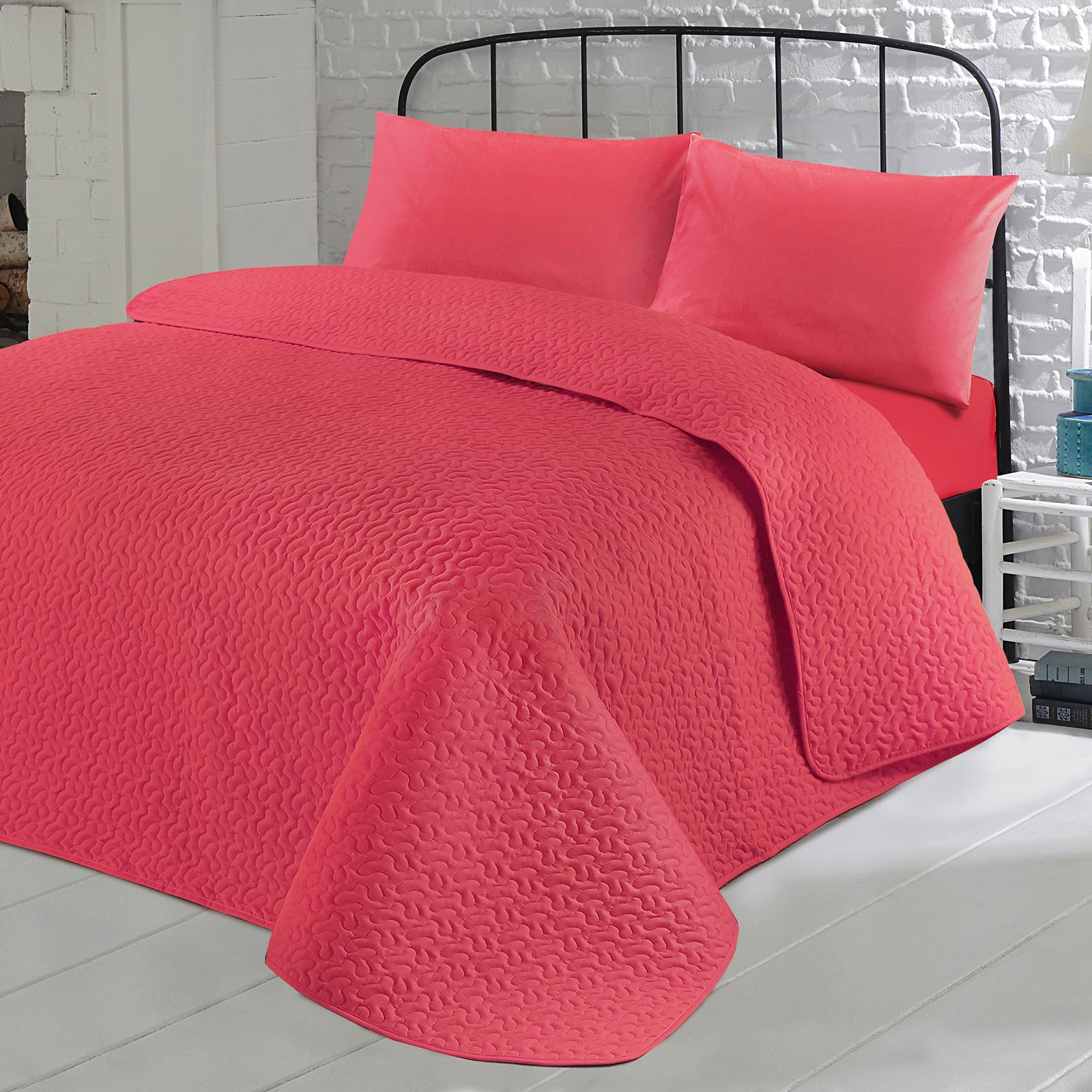 Luxury Soft Plain Dyed Polycotton Quilted Bedspread Bed Quilt Throw
