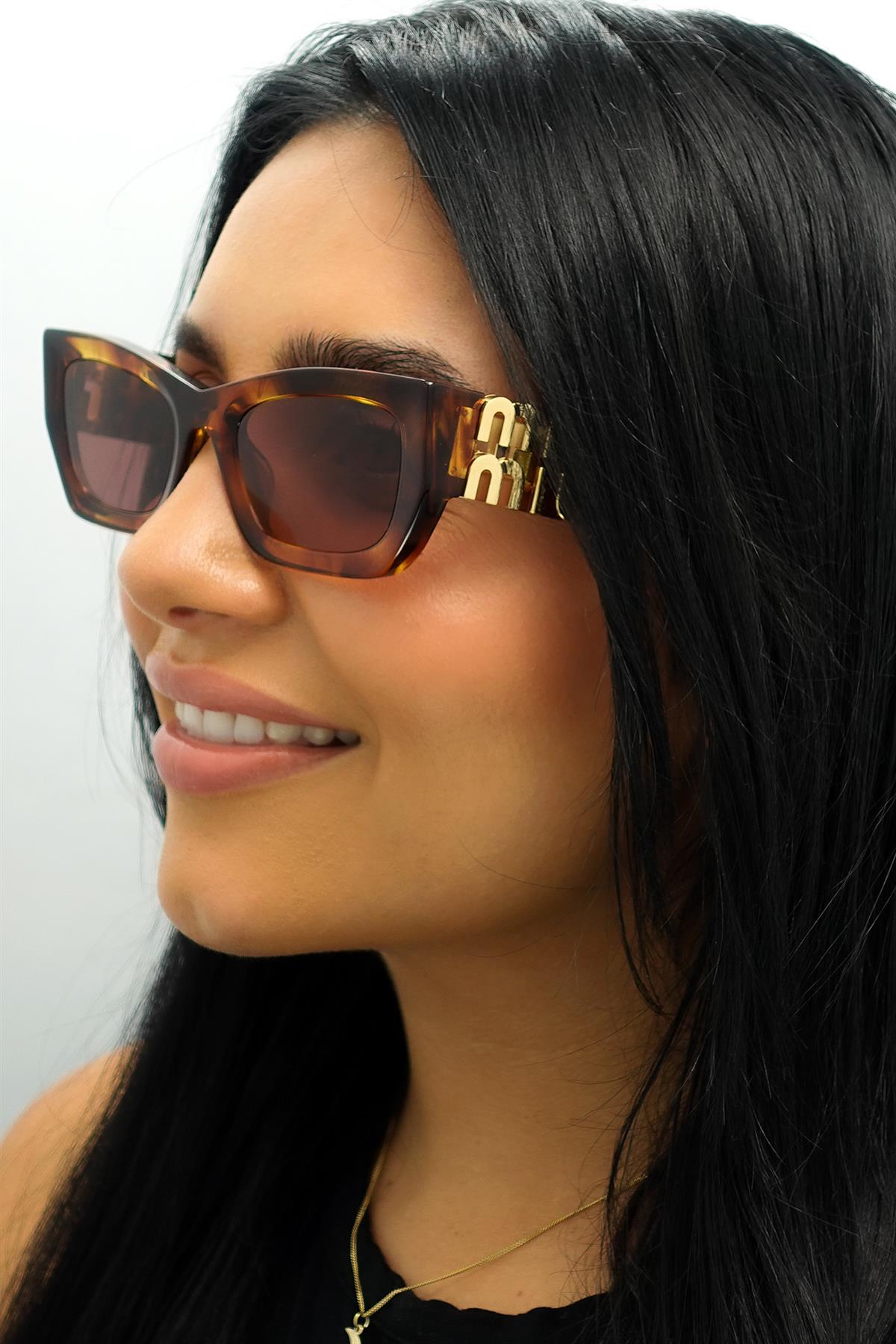 MIU MIU 長方形フレムサンクラス MU09WS 11Q08S Miu Miu Sunglasses MU09WS 11Q08S Striped Tobacco Dark Violet