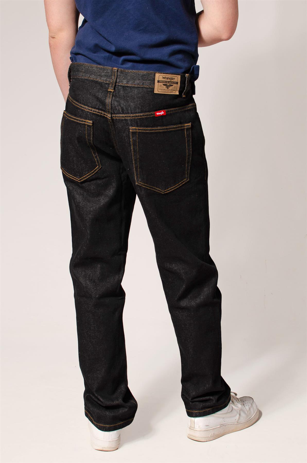 Pantalones de mezclilla Wrangler para hombre de pierna recta calce regular - Imagen 5 de 19
