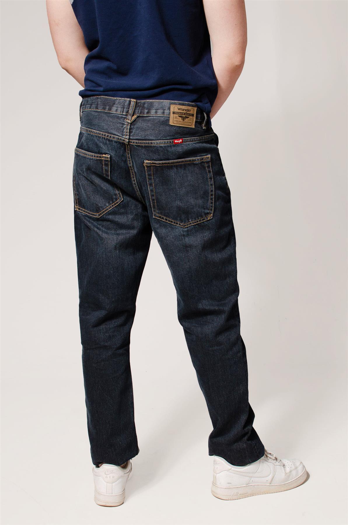 Pantalones de mezclilla Wrangler para hombre de pierna recta calce regular - Imagen 12 de 19