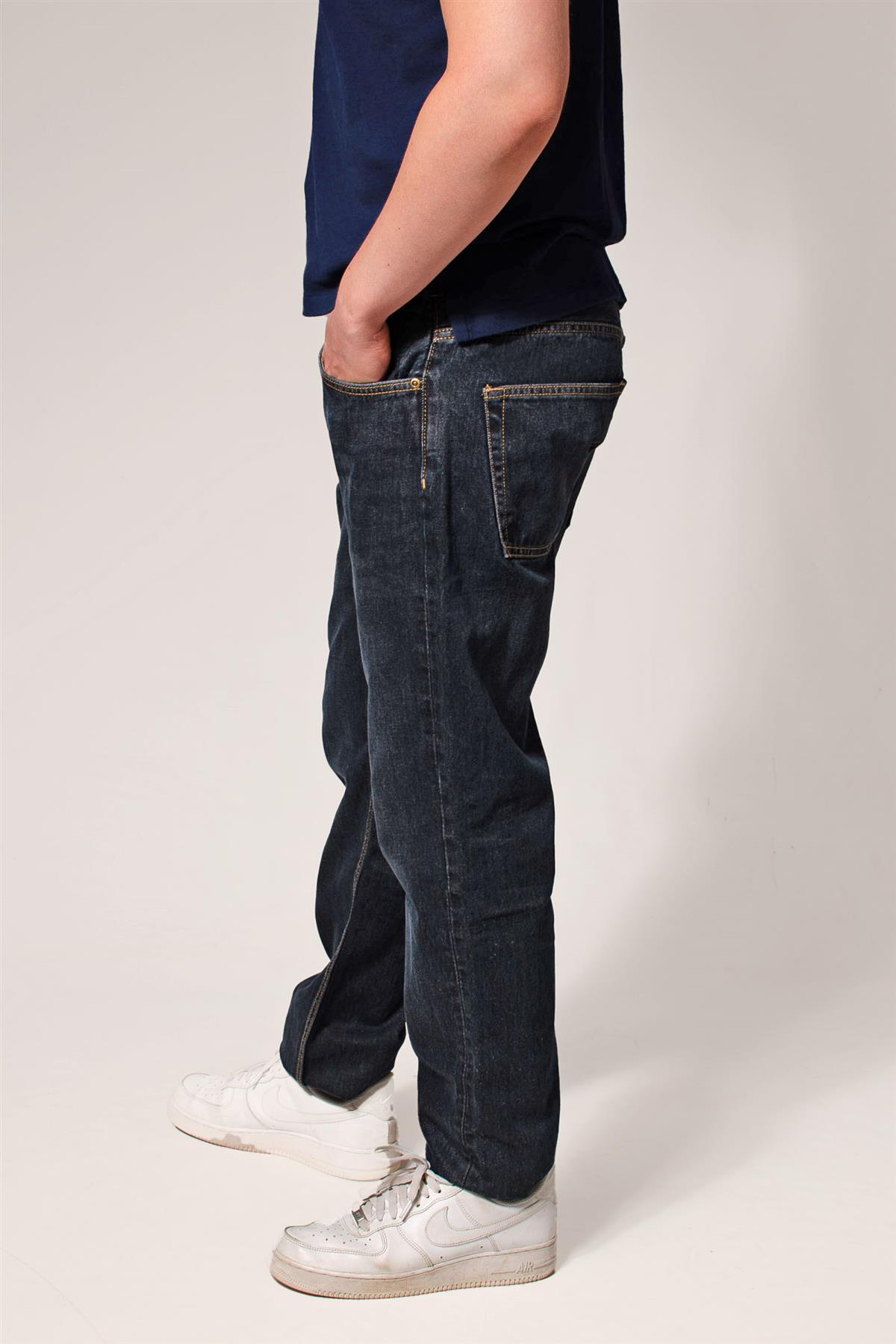 Pantalones de mezclilla Wrangler para hombre de pierna recta calce regular - Imagen 11 de 19