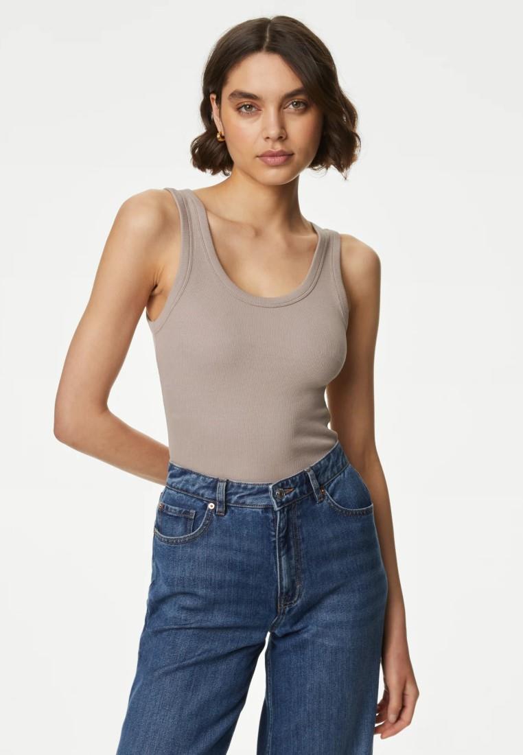 EX M&S ärmelloses geripptes Damenoberteil mit U-Ausschnitt und hohem Baumwollanteil Slim Fit Trägertop - Bild 21 von 39