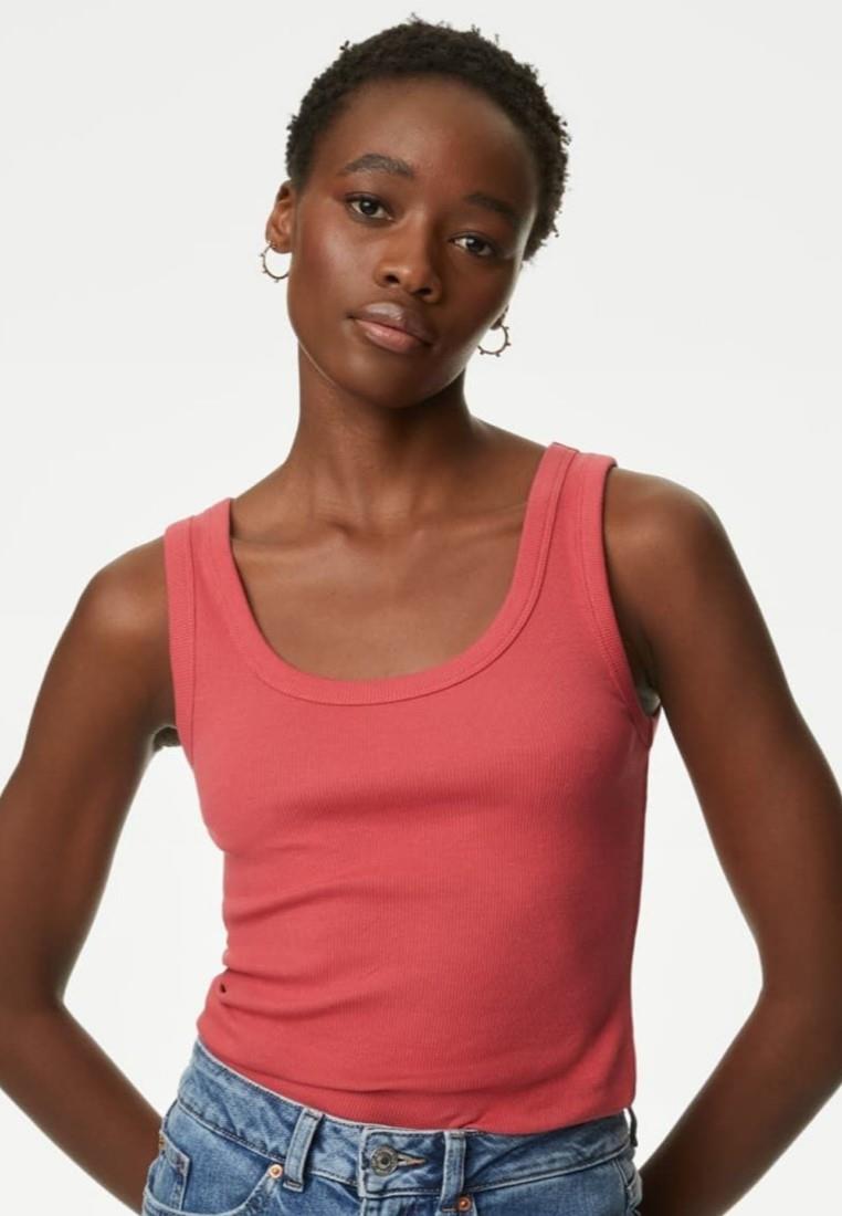 EX M&S ärmelloses geripptes Damenoberteil mit U-Ausschnitt und hohem Baumwollanteil Slim Fit Trägertop - Bild 8 von 39