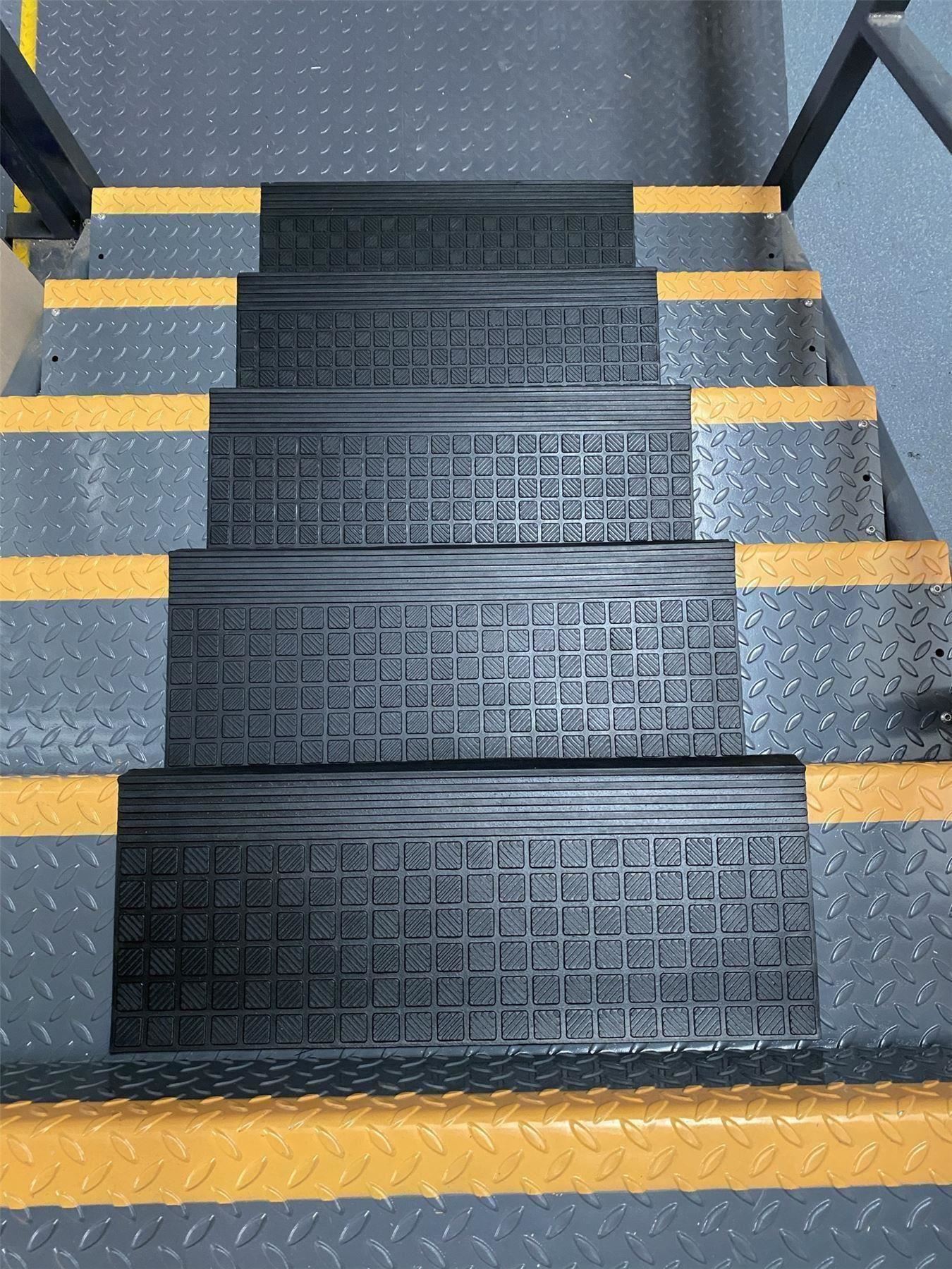 Rubber Stair Tread Heavy Duty NonSlip Stair Pads, Outdoor & Indoor