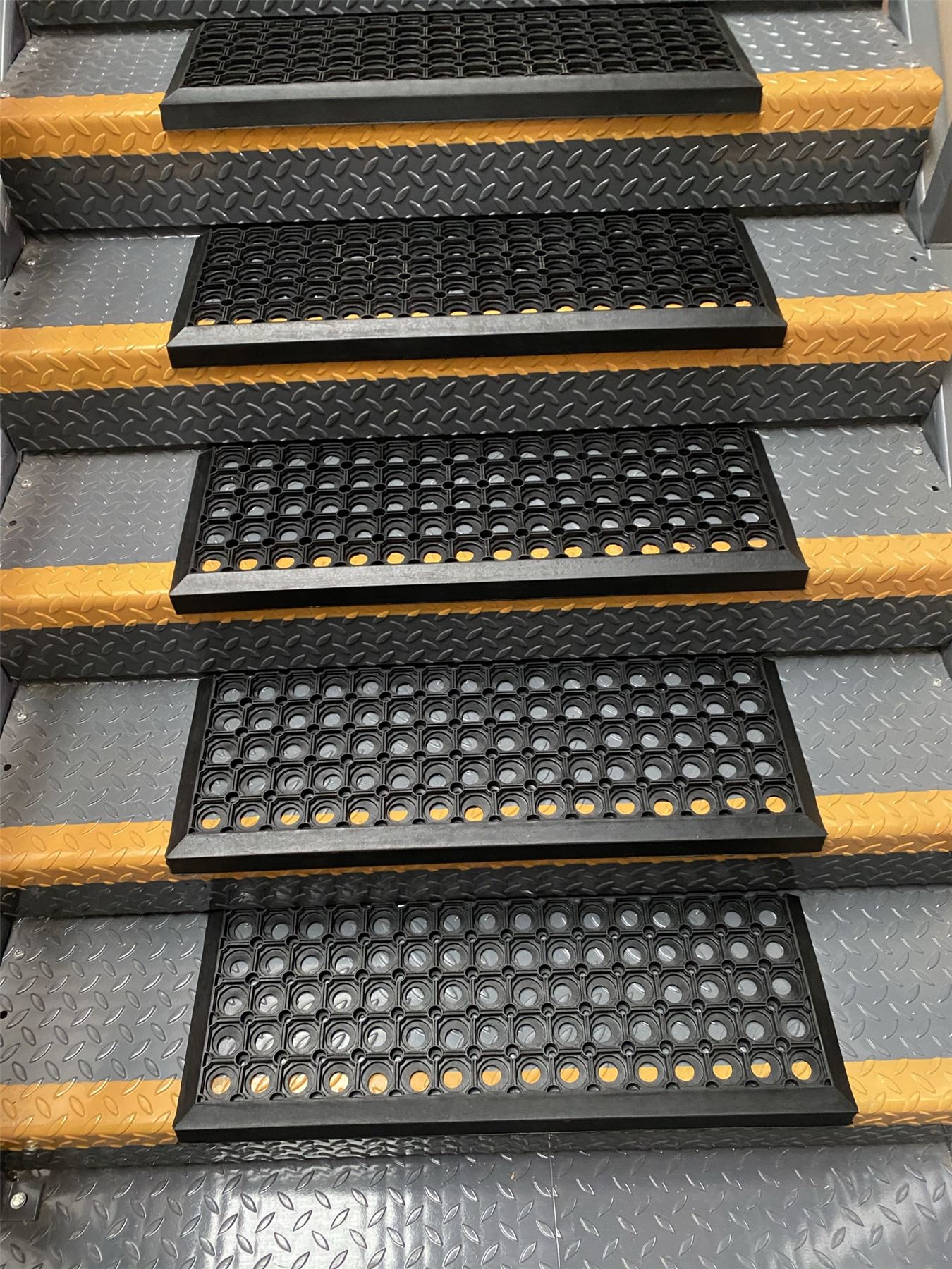 Rubber Stair Tread Heavy Duty NonSlip Stair Pads, Outdoor & Indoor