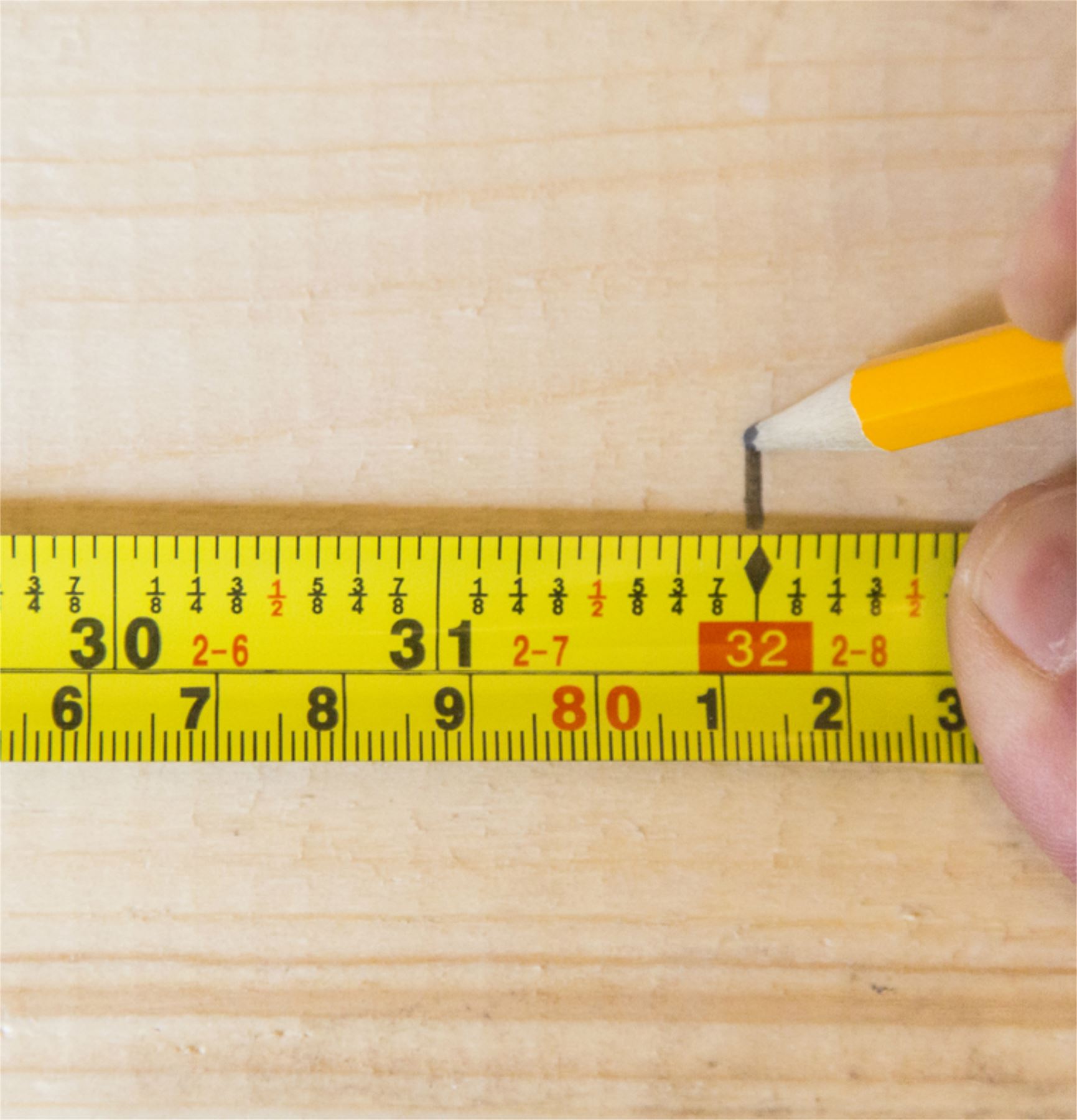 BlueSpot Extra Wide 32mm Blade Tape Measure Imperial Metric Scale 8m Or