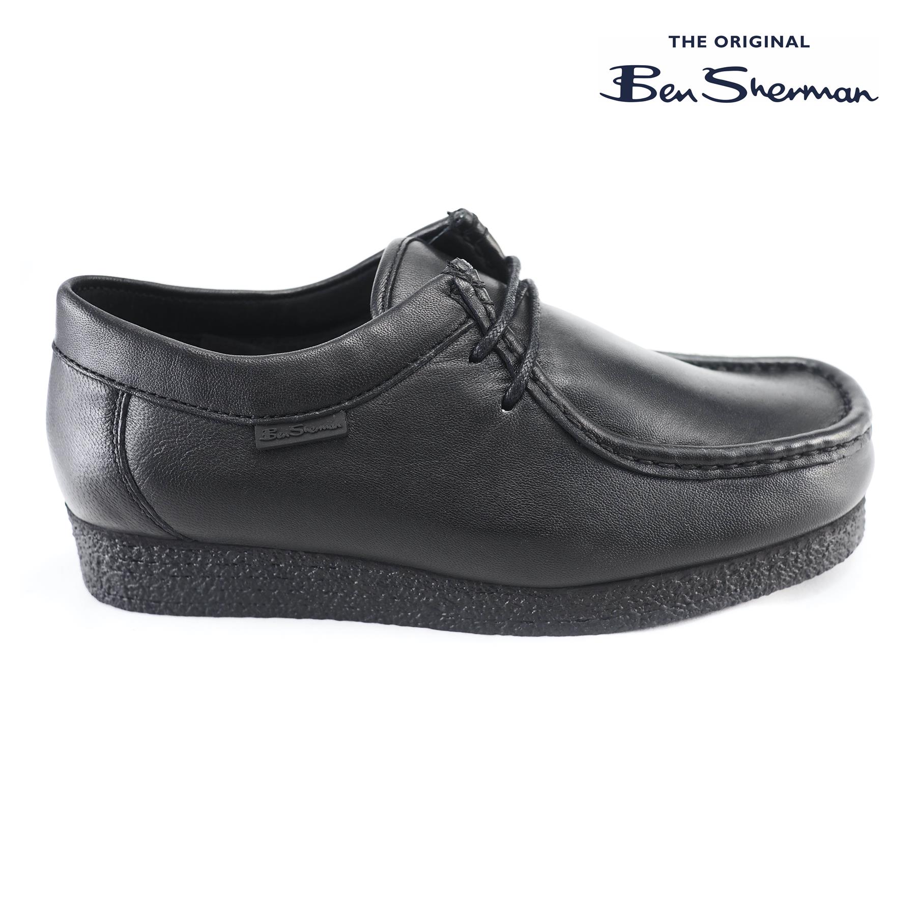 wallabee style shoes