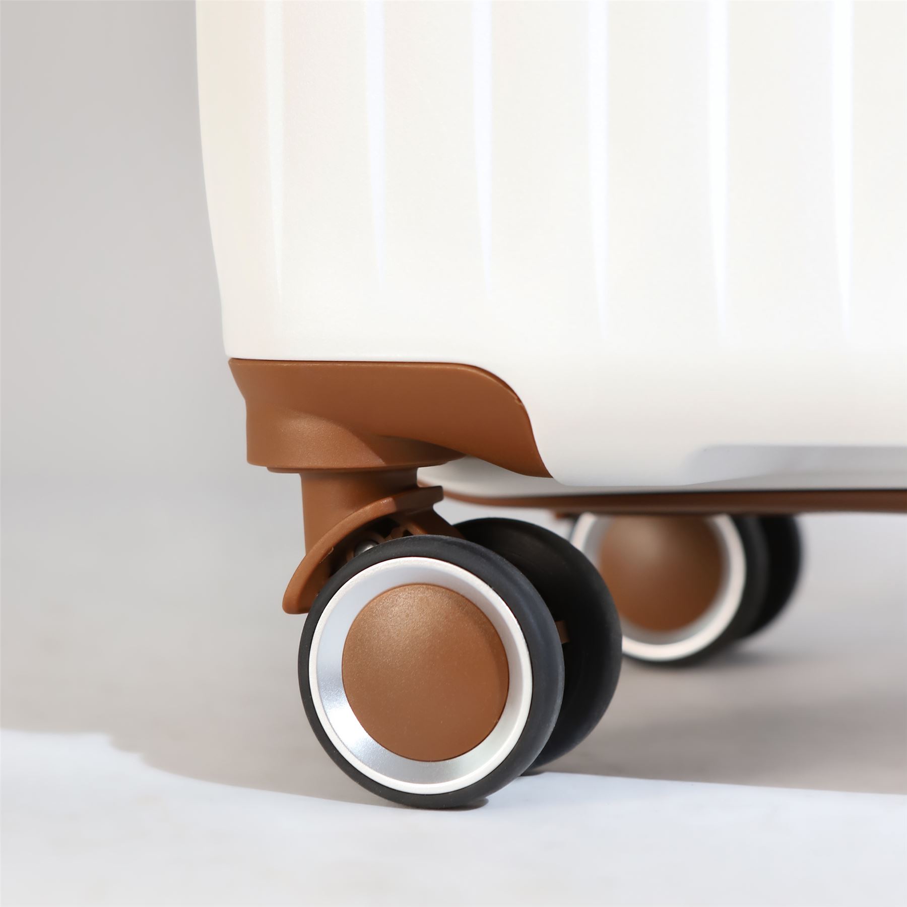 Hard Shell White Strong Suitcase Set 8 Wheel Cabin Luggage Holiday Travel Case - Picture 17 of 35