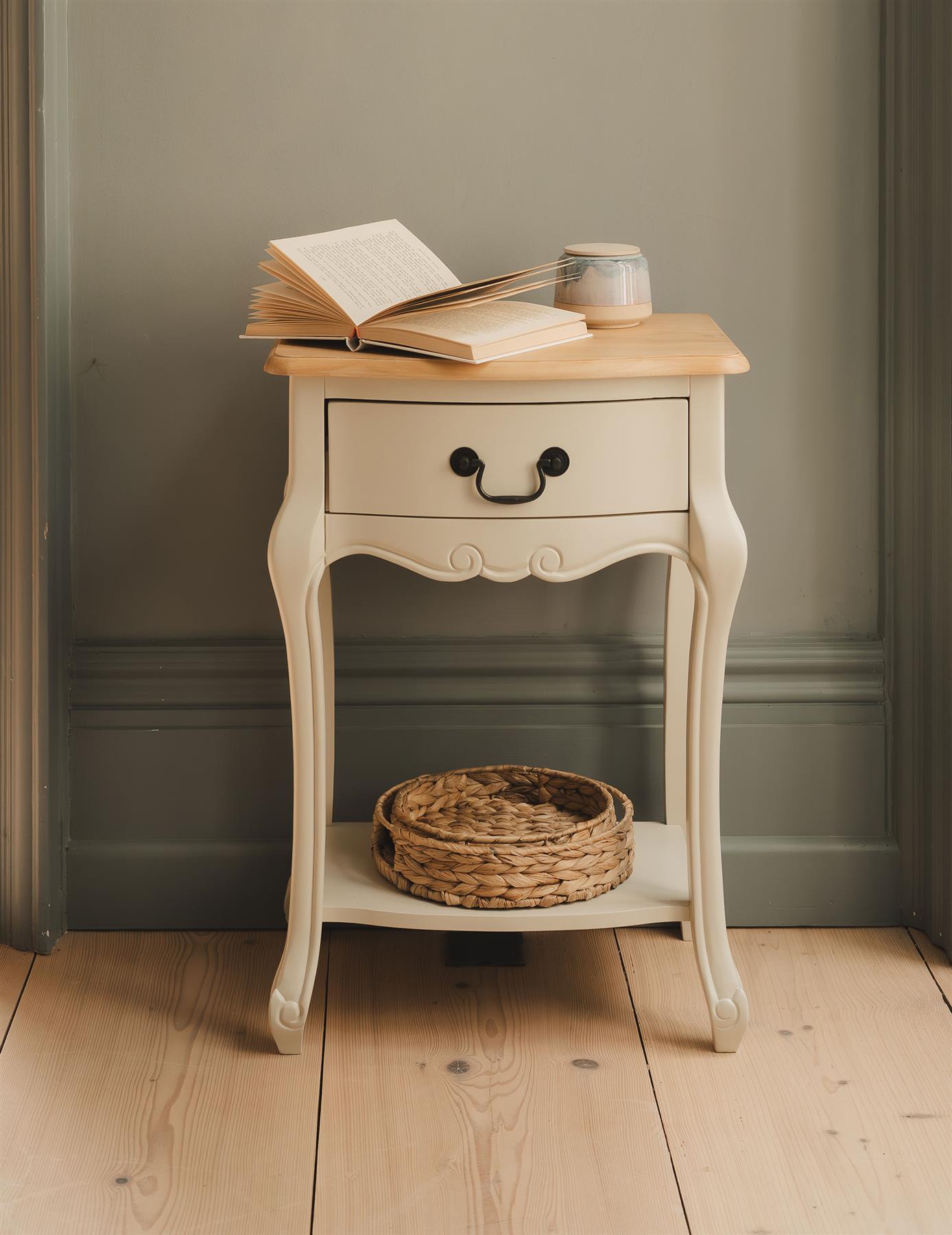 Shabby Chic Champagne Furniture, cream chest of drawers, dressing table, chests - Picture 2 of 139