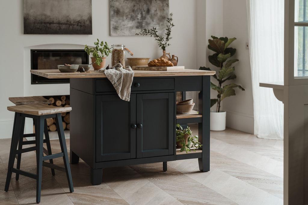 Florence Bar Stool.Elegant stool with large wooden seat and foot rest. QUALITY - Picture 24 of 29