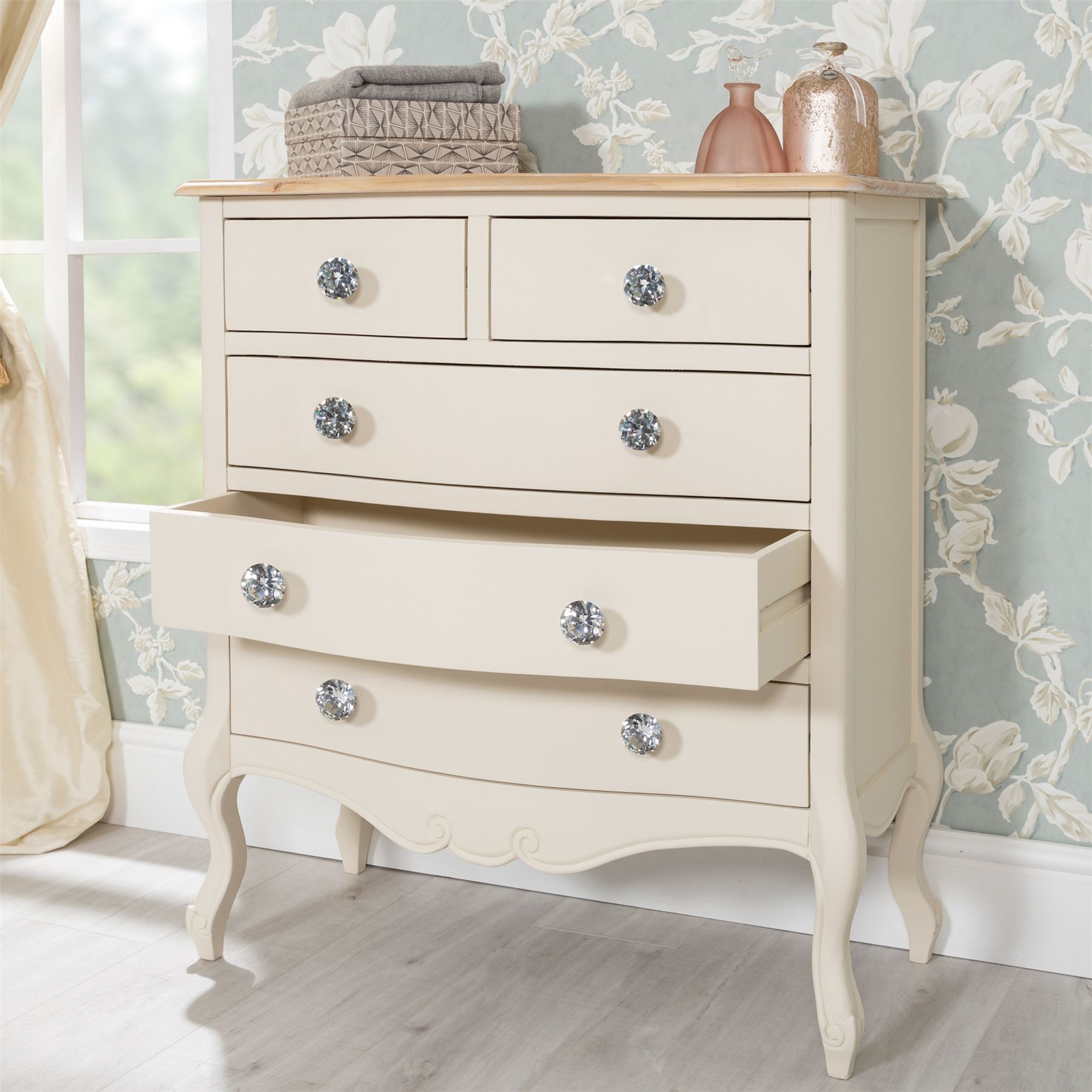 Cream Bedroom Furniture French Wooden Chest of Drawers Wardrobe Bedside