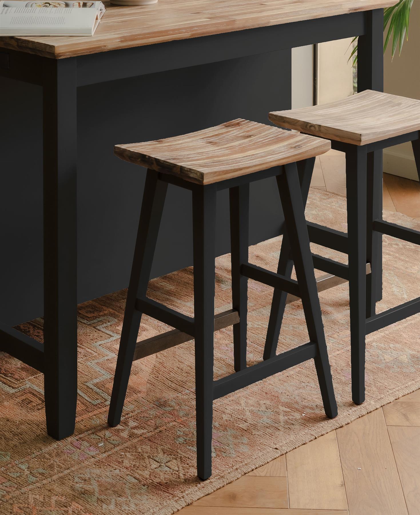Florence Bar Stool.Elegant stool with large wooden seat and foot rest. QUALITY - Picture 25 of 29