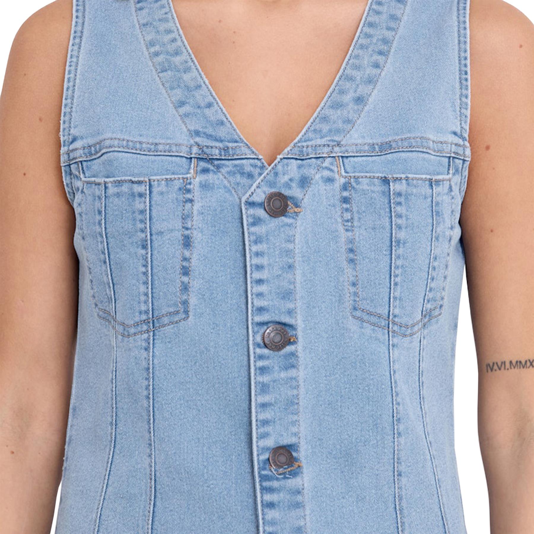 Women's Blue Denim Dress Slim Fit Sleeveless Button-Down Jean Dress for Summer - Picture 6 of 16
